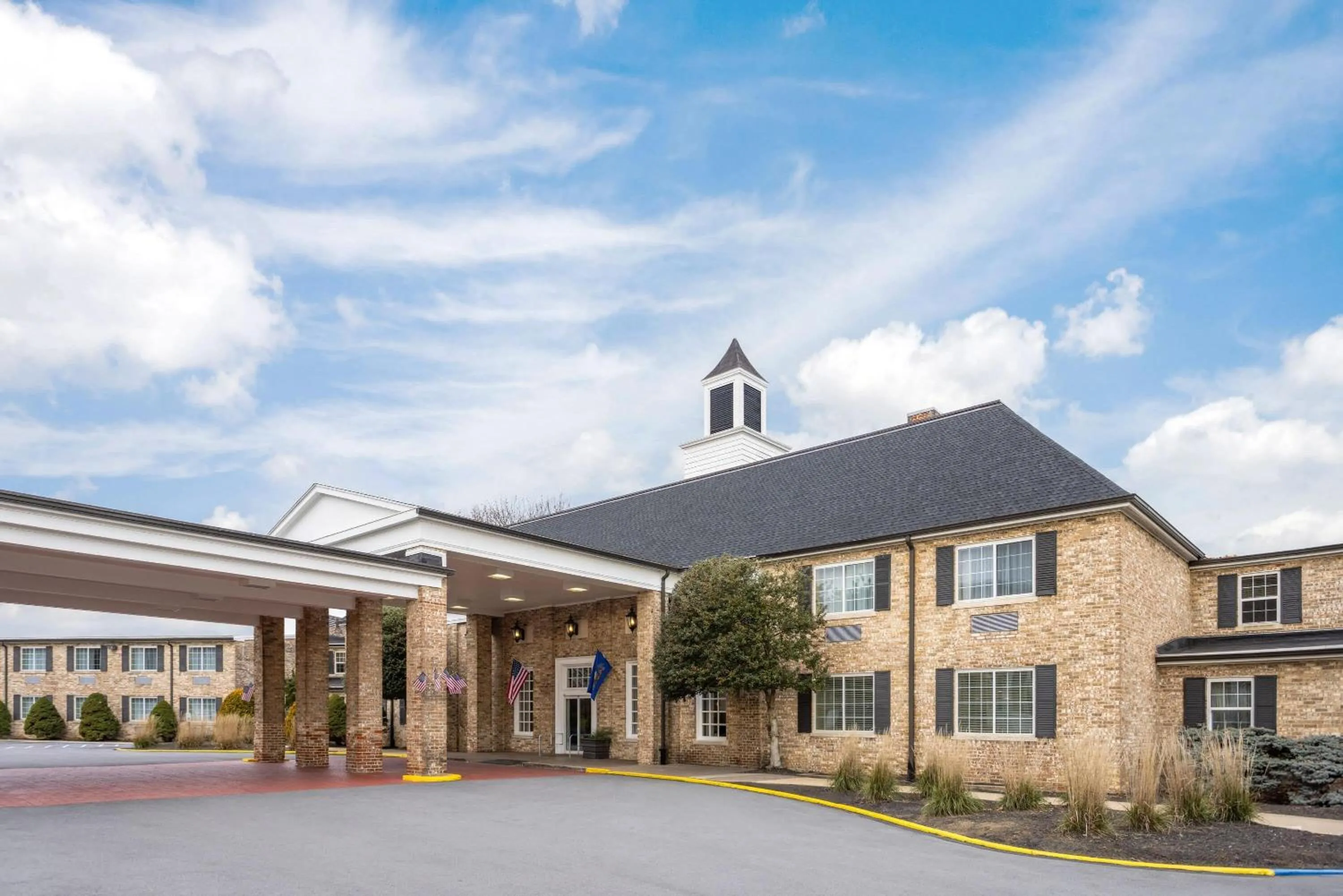 Property building in Penn Harris Hotel Harrisburg, Trademark by Wyndham