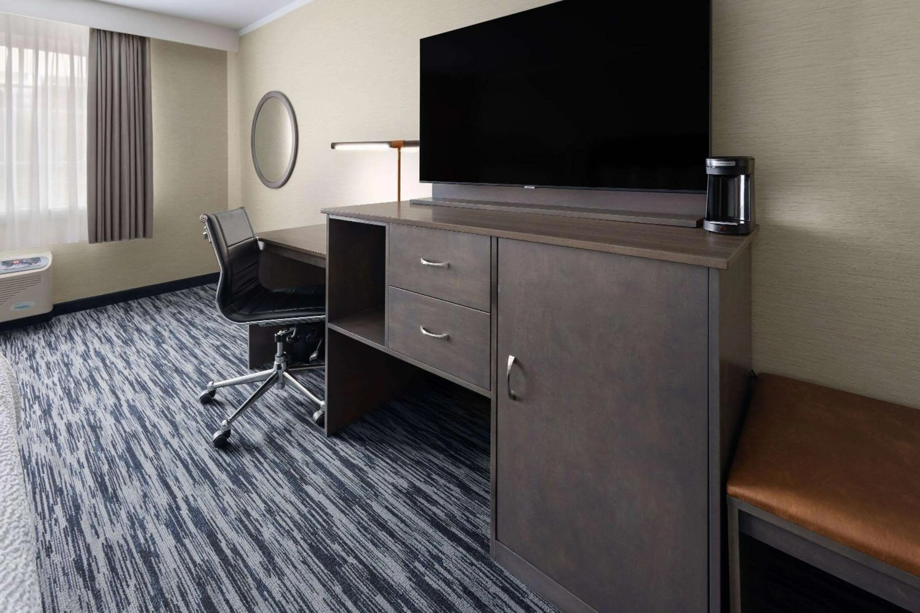 Photo of the whole room in Penn Harris Hotel Harrisburg, Trademark by Wyndham