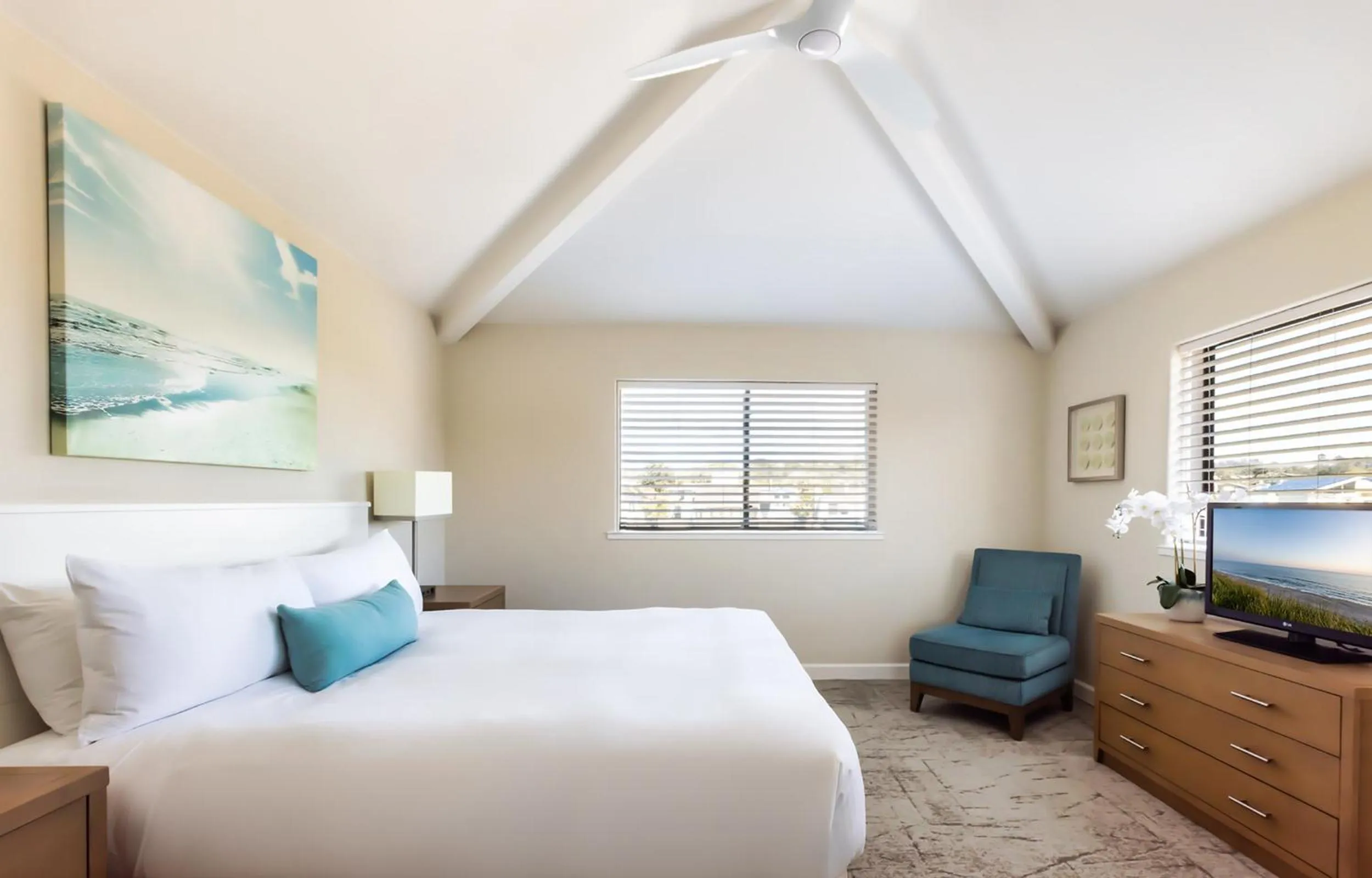 Bed in Seascape Beach Resort