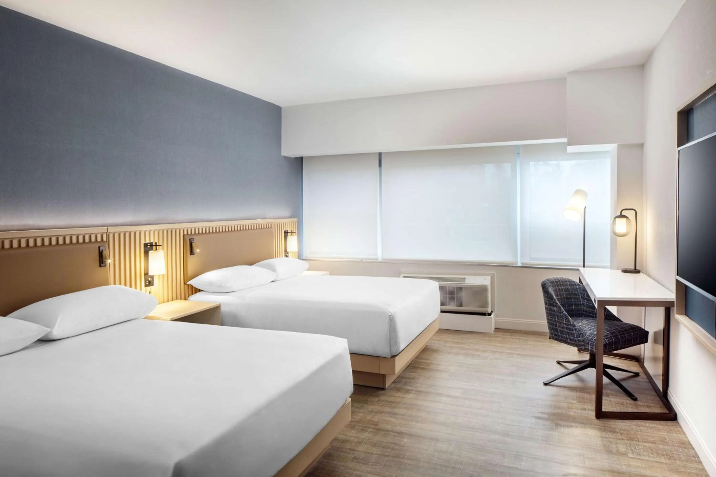 Bedroom, Bed in Hyatt Regency Morristown