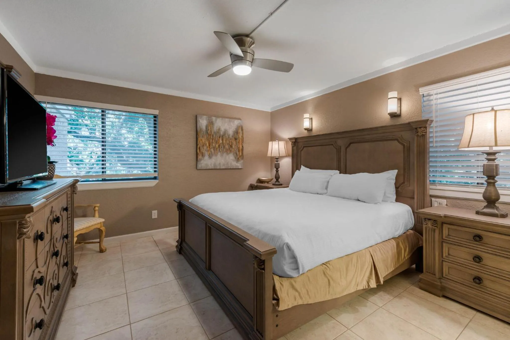 Photo of the whole room, Bed in Villas Of Amelia Island