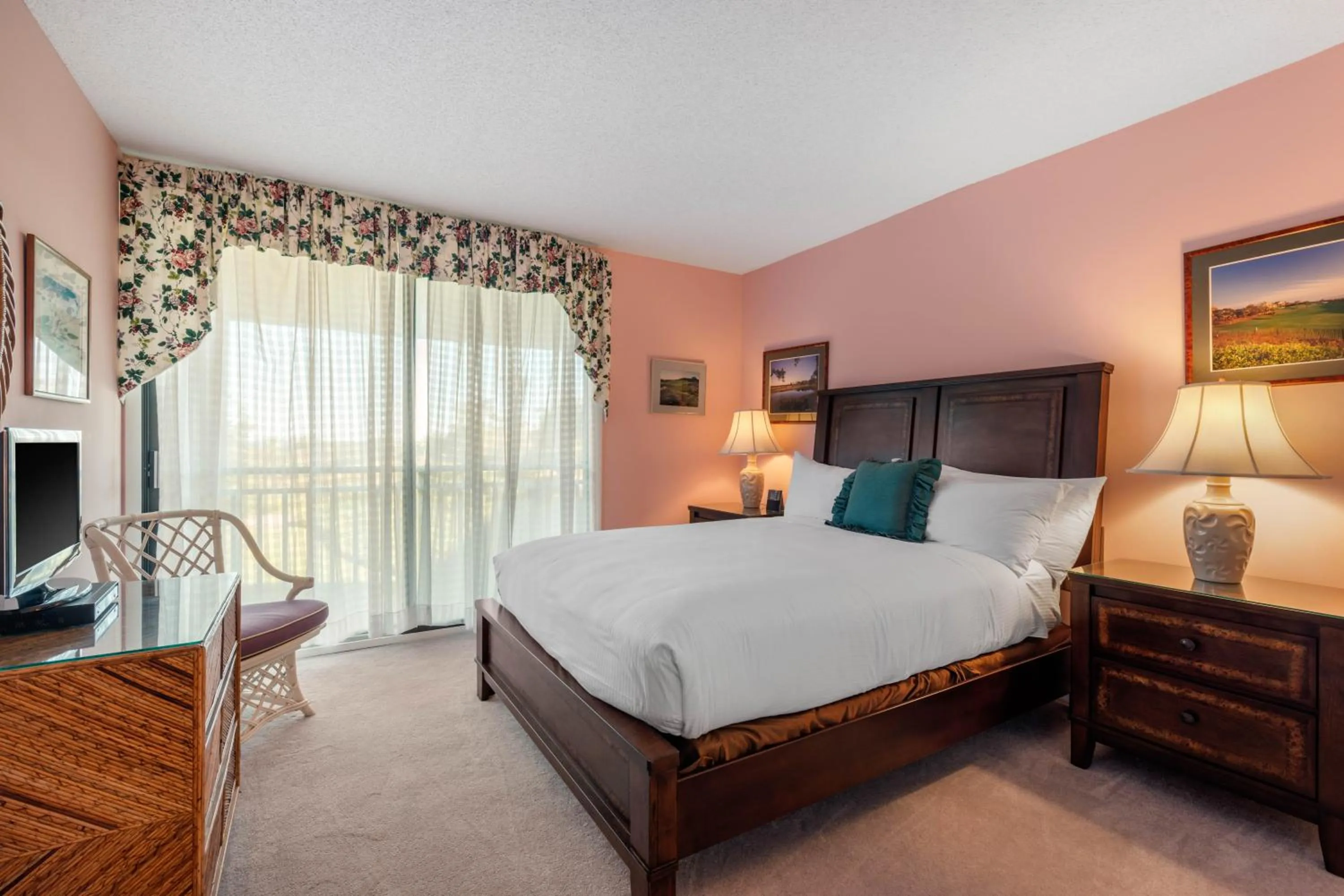 Photo of the whole room, Bed in Villas Of Amelia Island