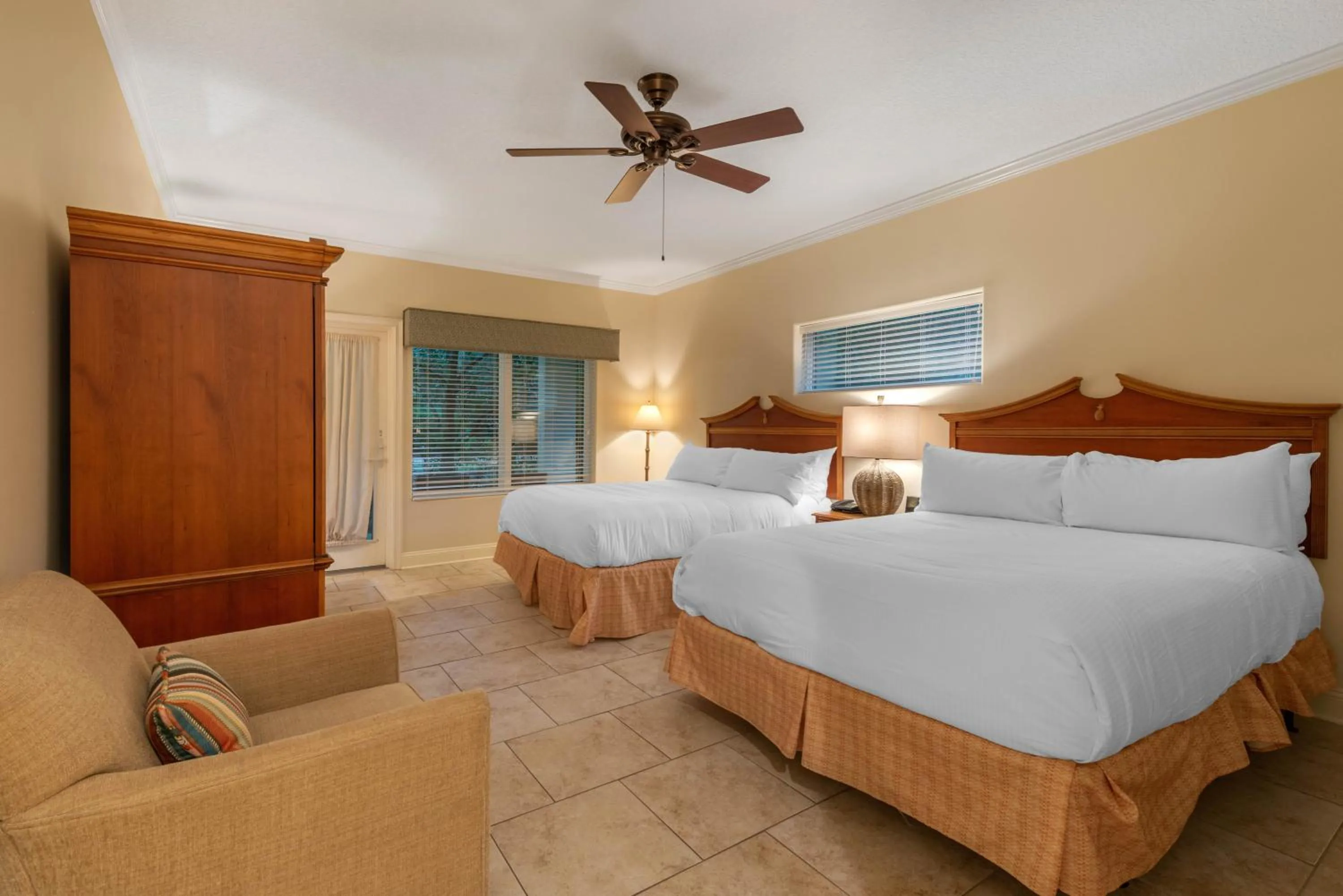 Photo of the whole room, Bed in Villas Of Amelia Island