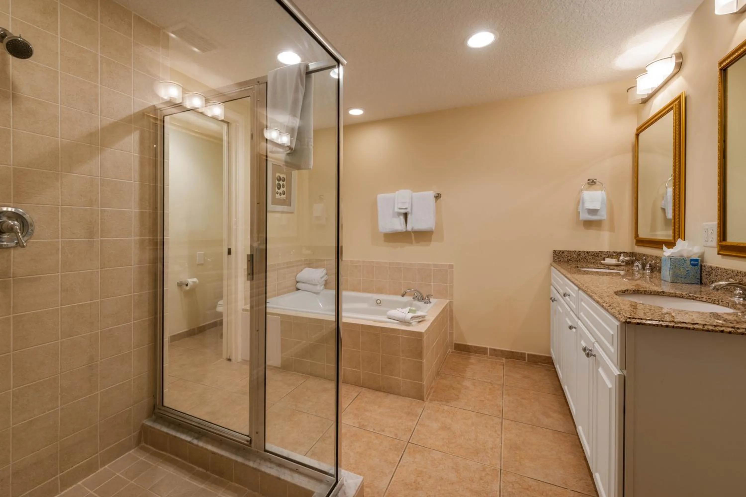 Photo of the whole room in Villas Of Amelia Island