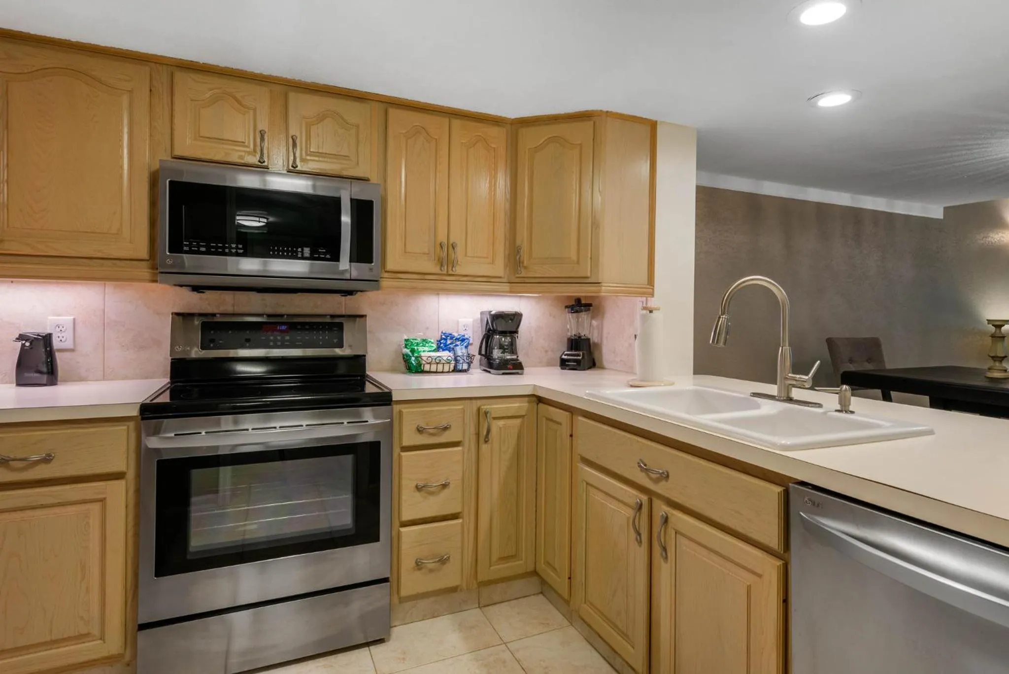 Photo of the whole room in Villas Of Amelia Island