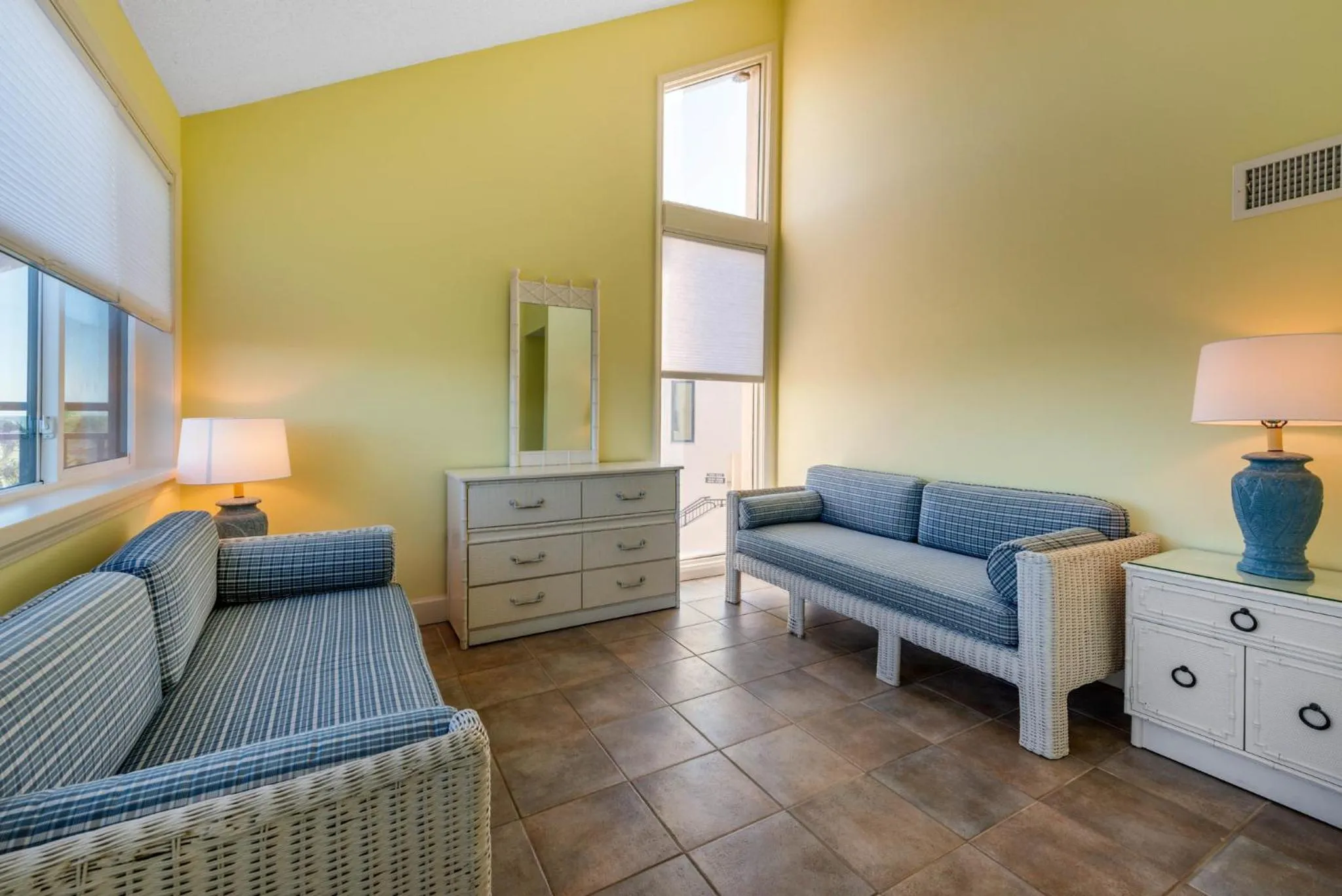 Photo of the whole room in Villas Of Amelia Island