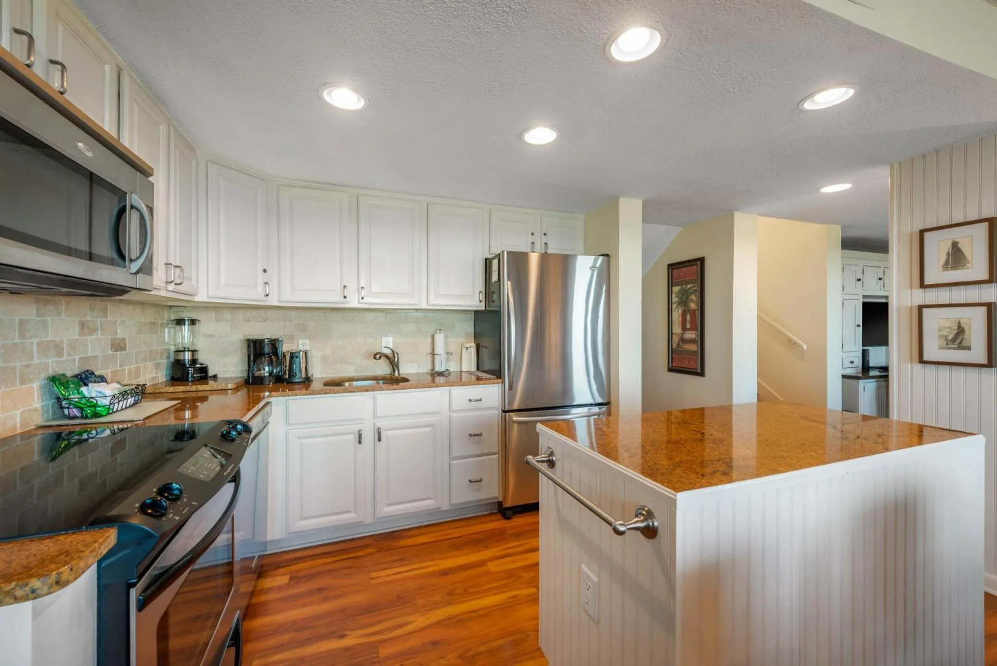 Photo of the whole room in Villas Of Amelia Island