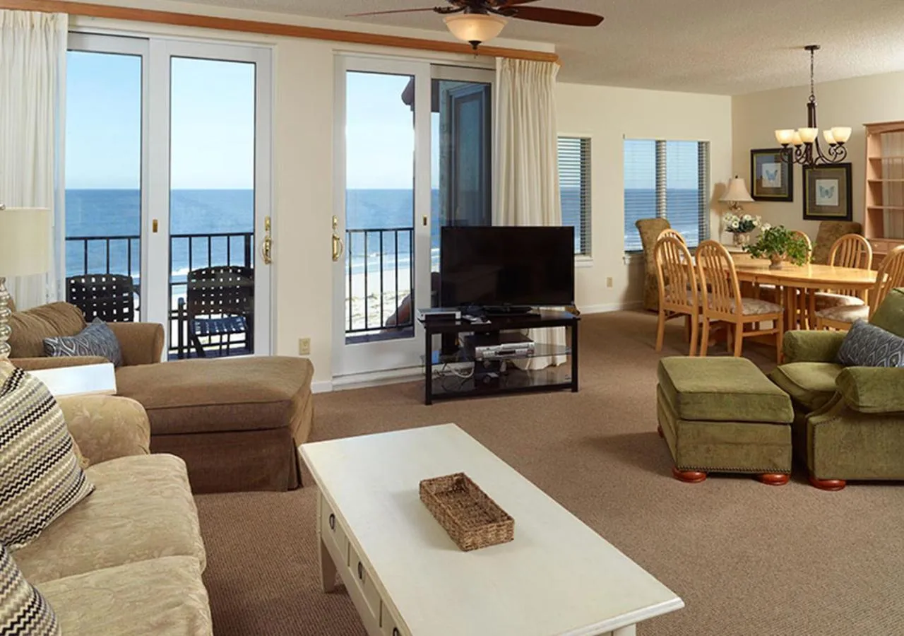 Living room in Villas Of Amelia Island