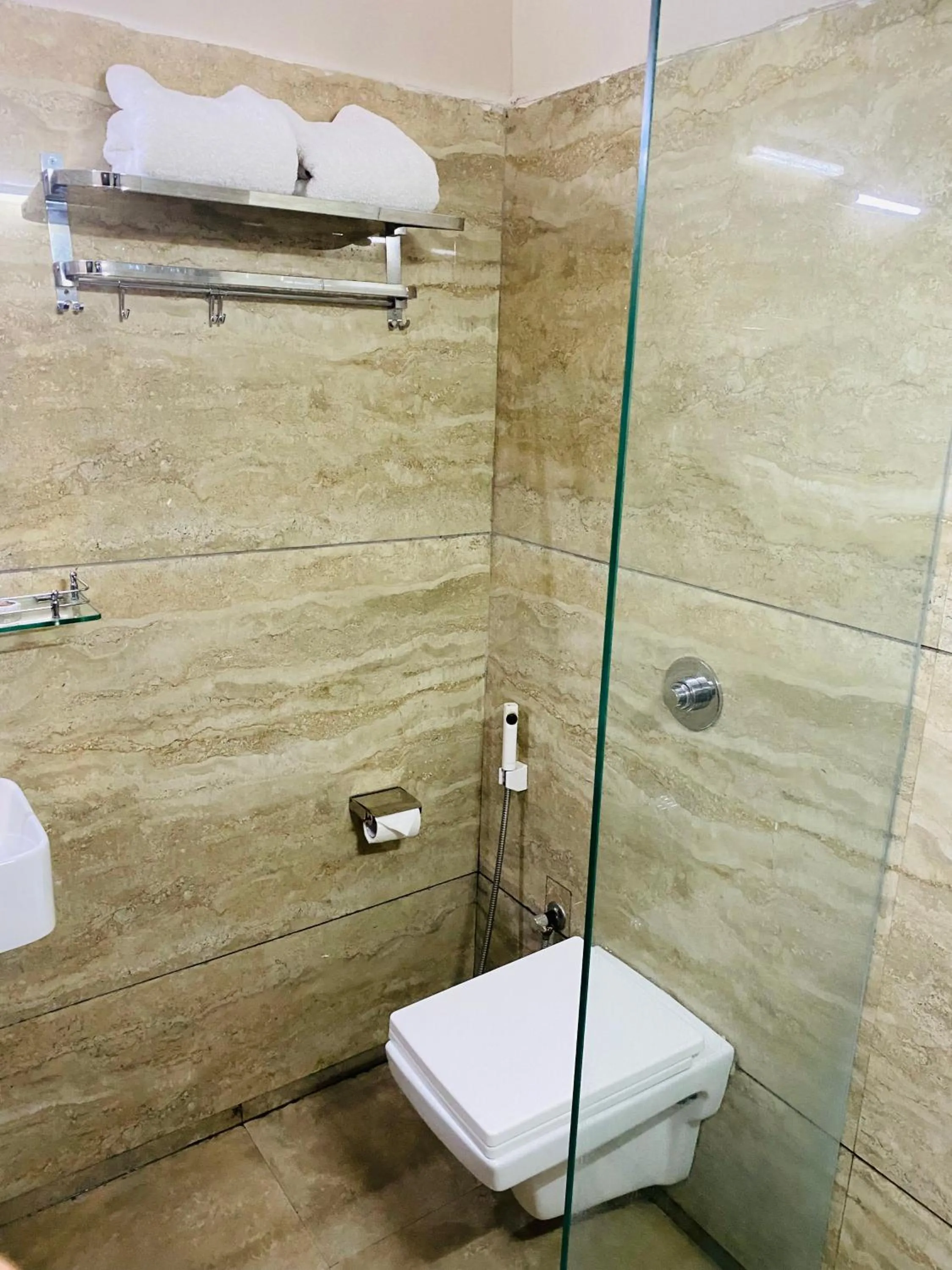 Property building in Mumbai House Luxury Apartments, Santacruz East