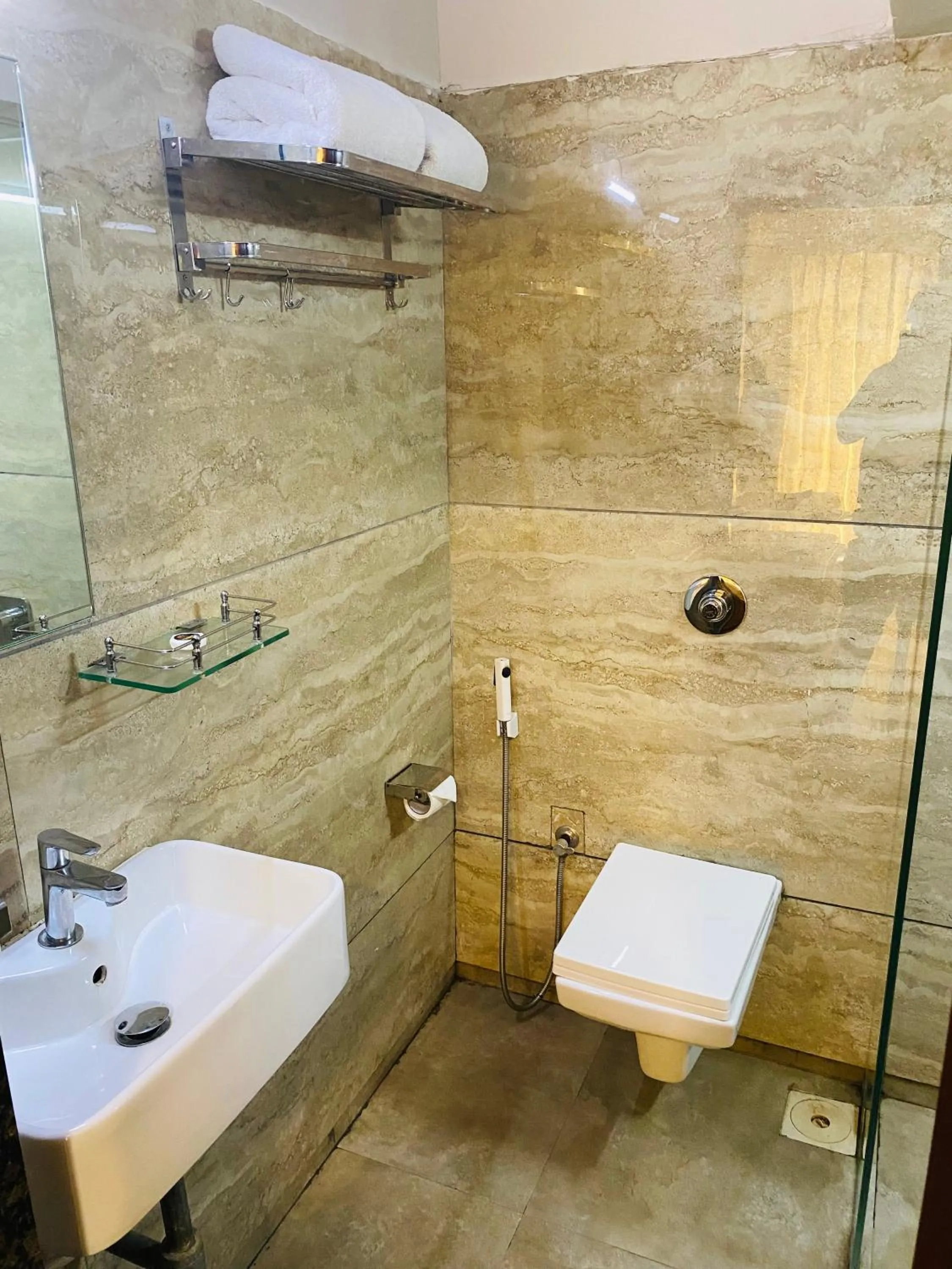 Property building in Mumbai House Luxury Apartments, Santacruz East