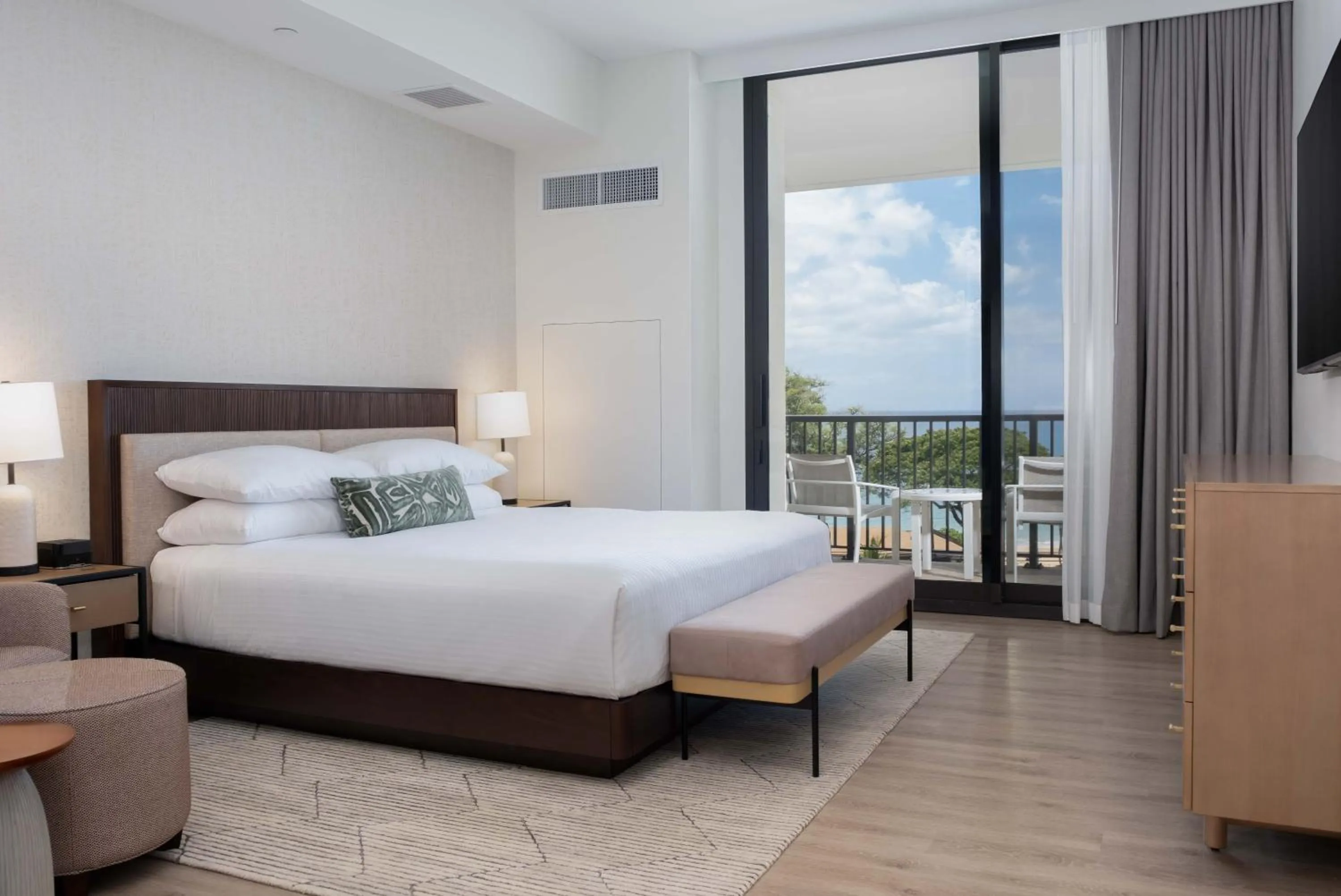 Bedroom, Bed in Maui Coast Hotel