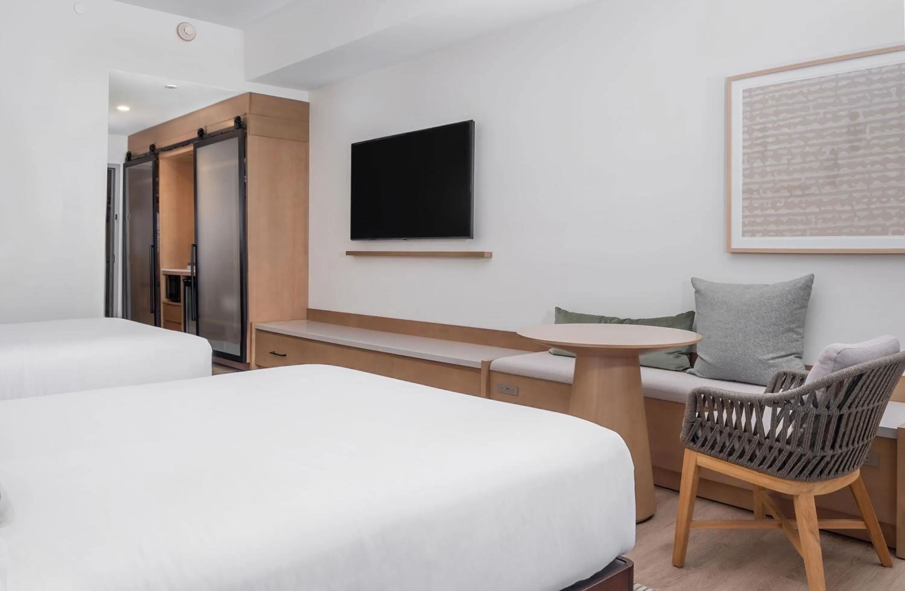 Bedroom, Bed in Maui Coast Hotel