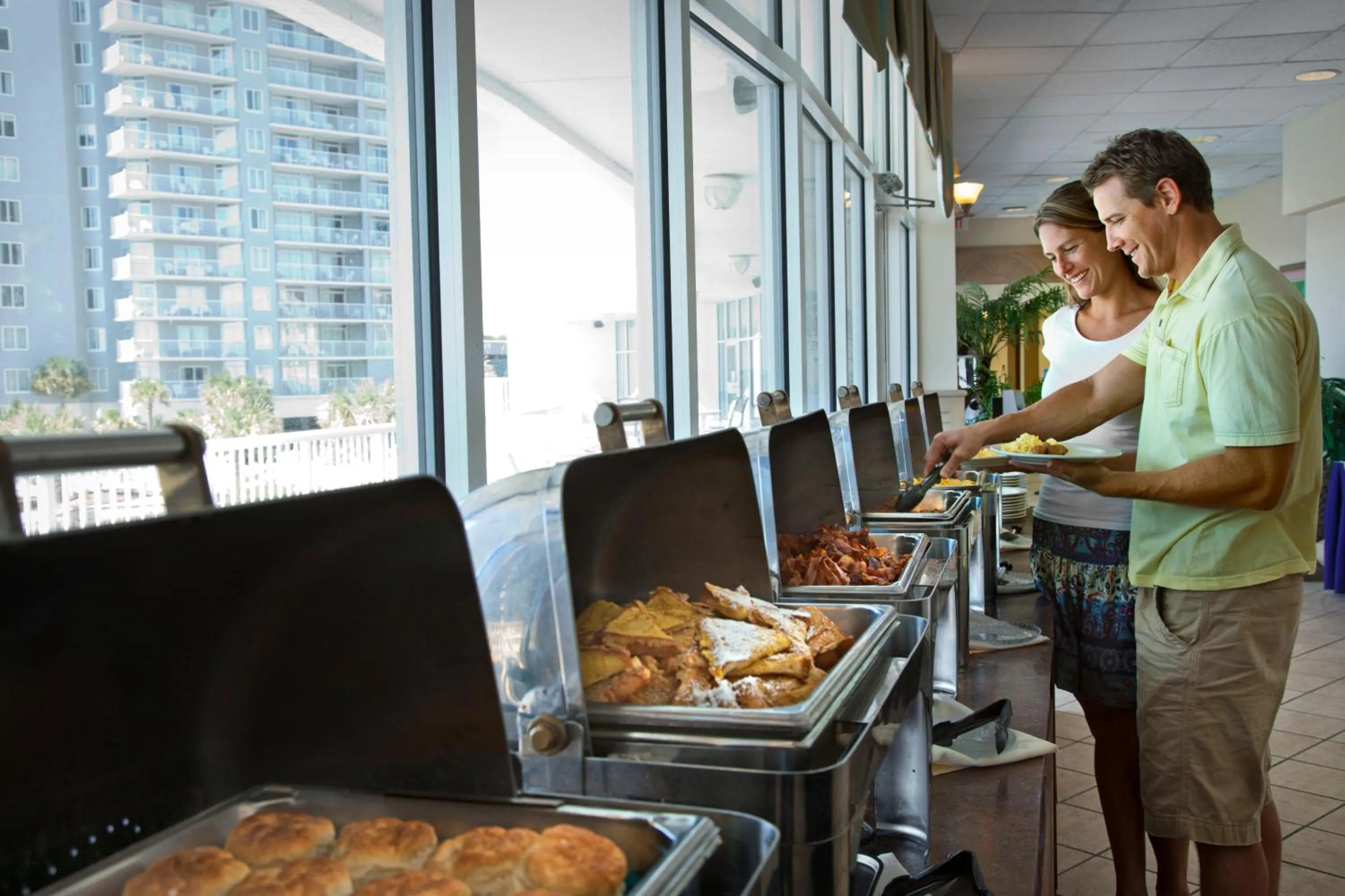 Restaurant/places to eat in Sea Watch Resort