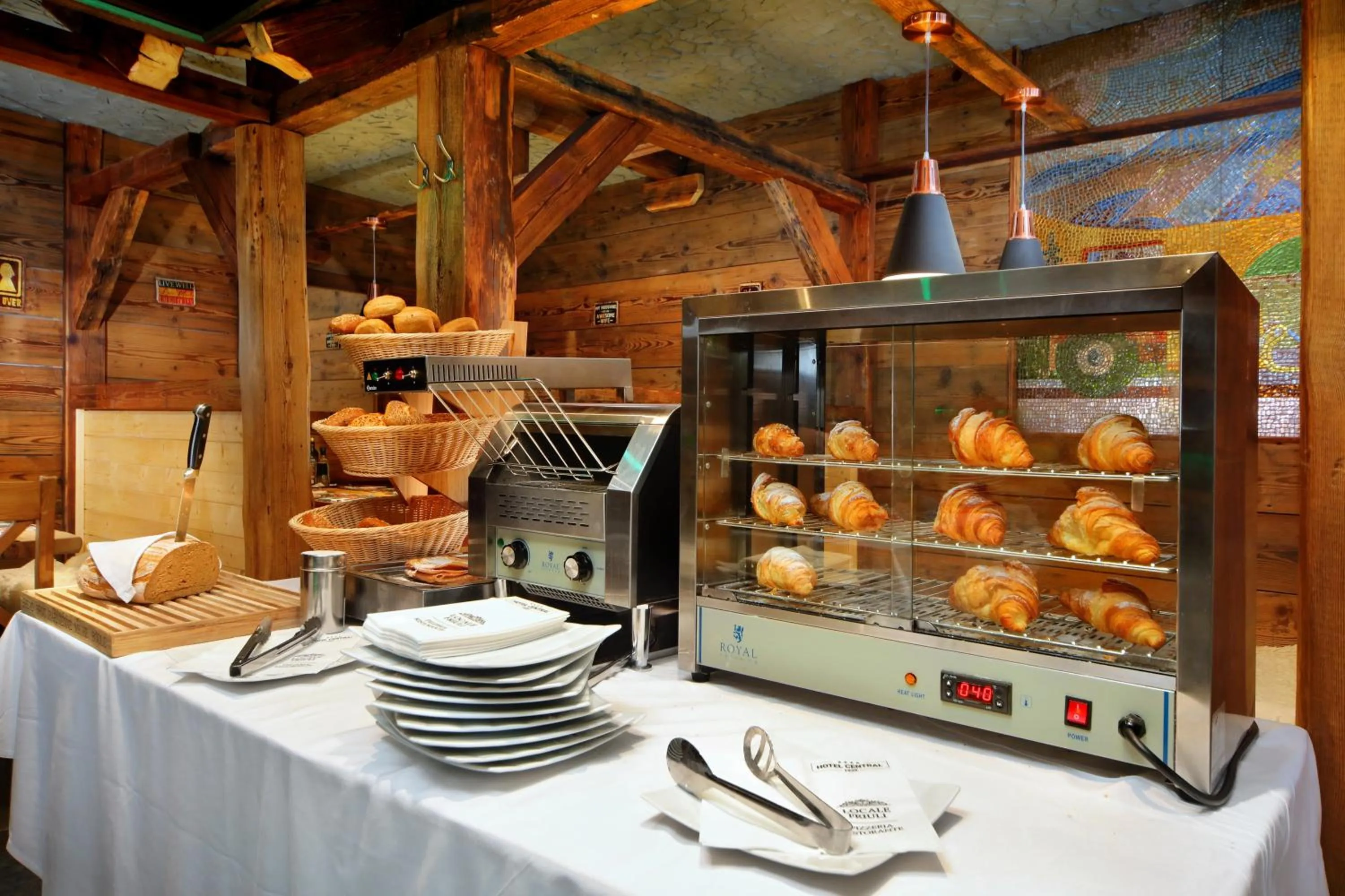 Buffet breakfast in Hotel Central 1920
