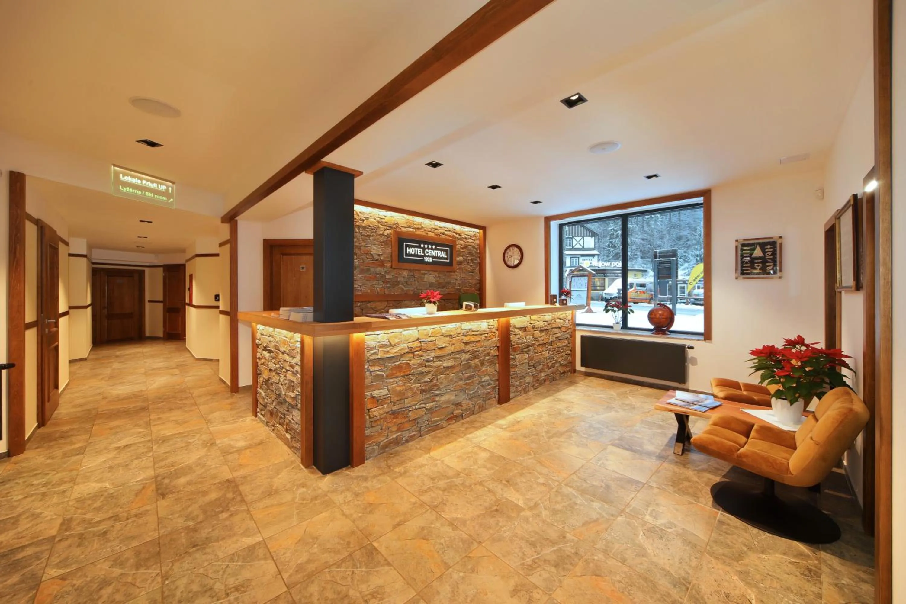 Lobby or reception in Hotel Central 1920