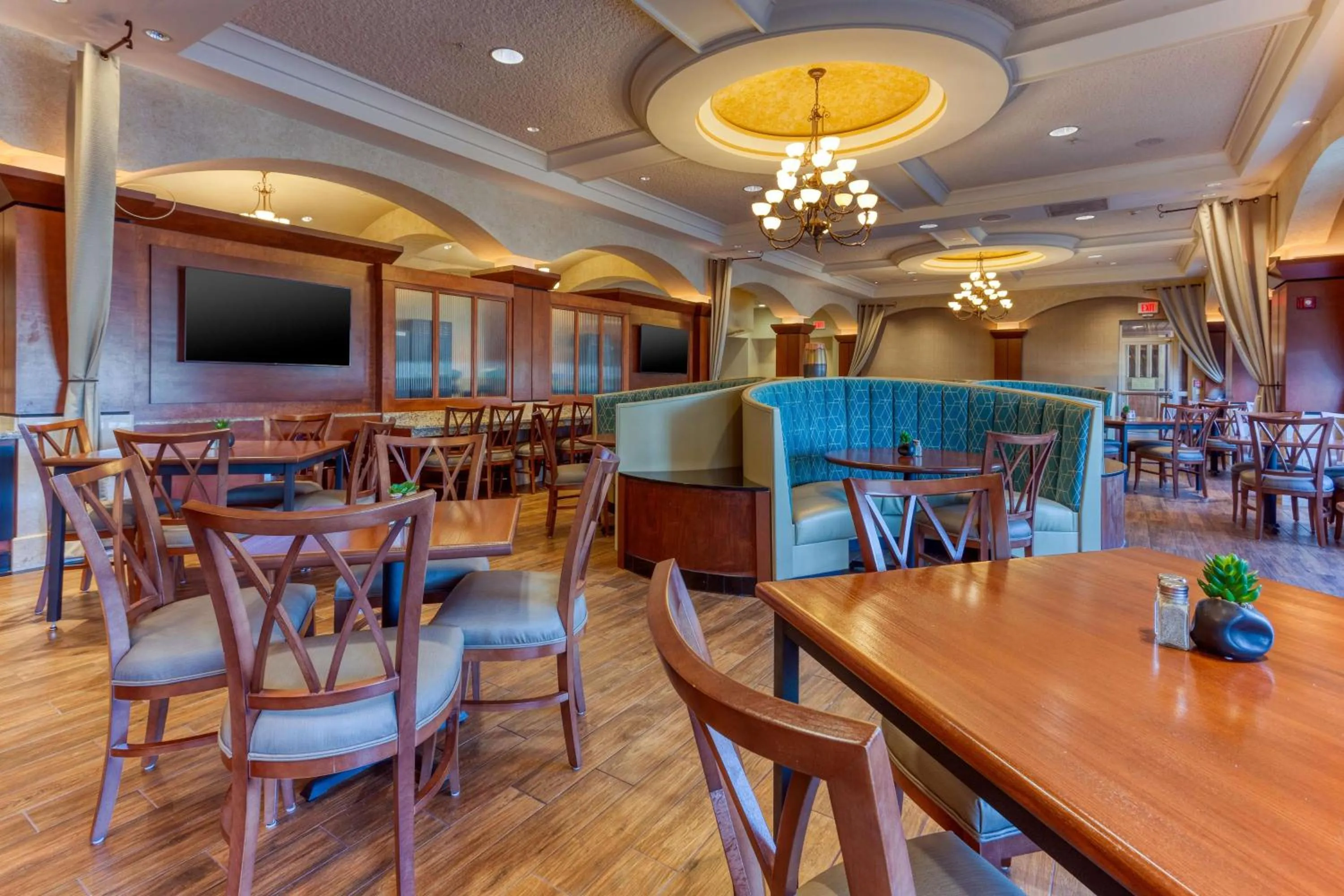 Restaurant/places to eat in Drury Plaza Hotel St. Louis Chesterfield