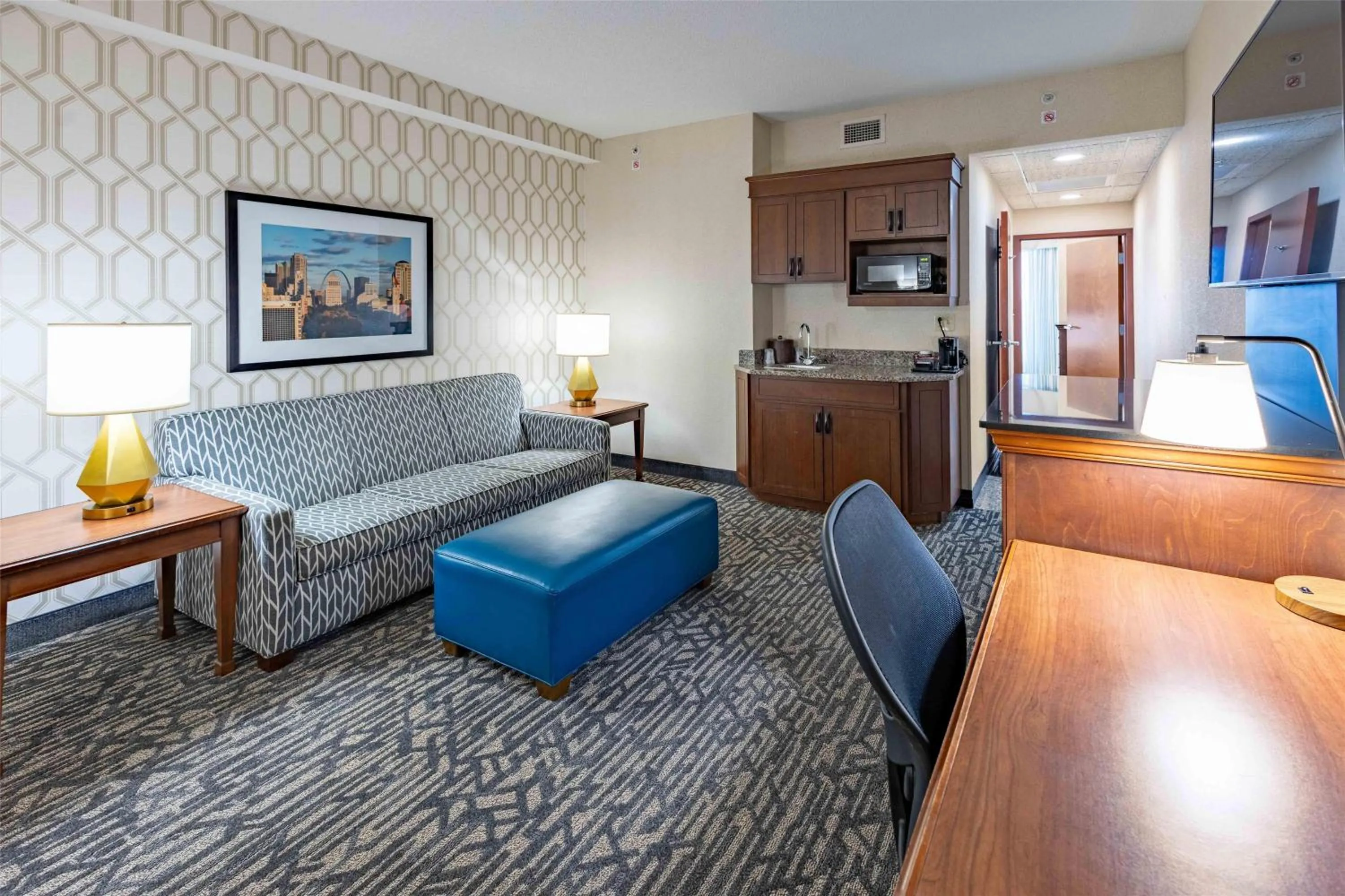 Bedroom in Drury Plaza Hotel St. Louis Chesterfield