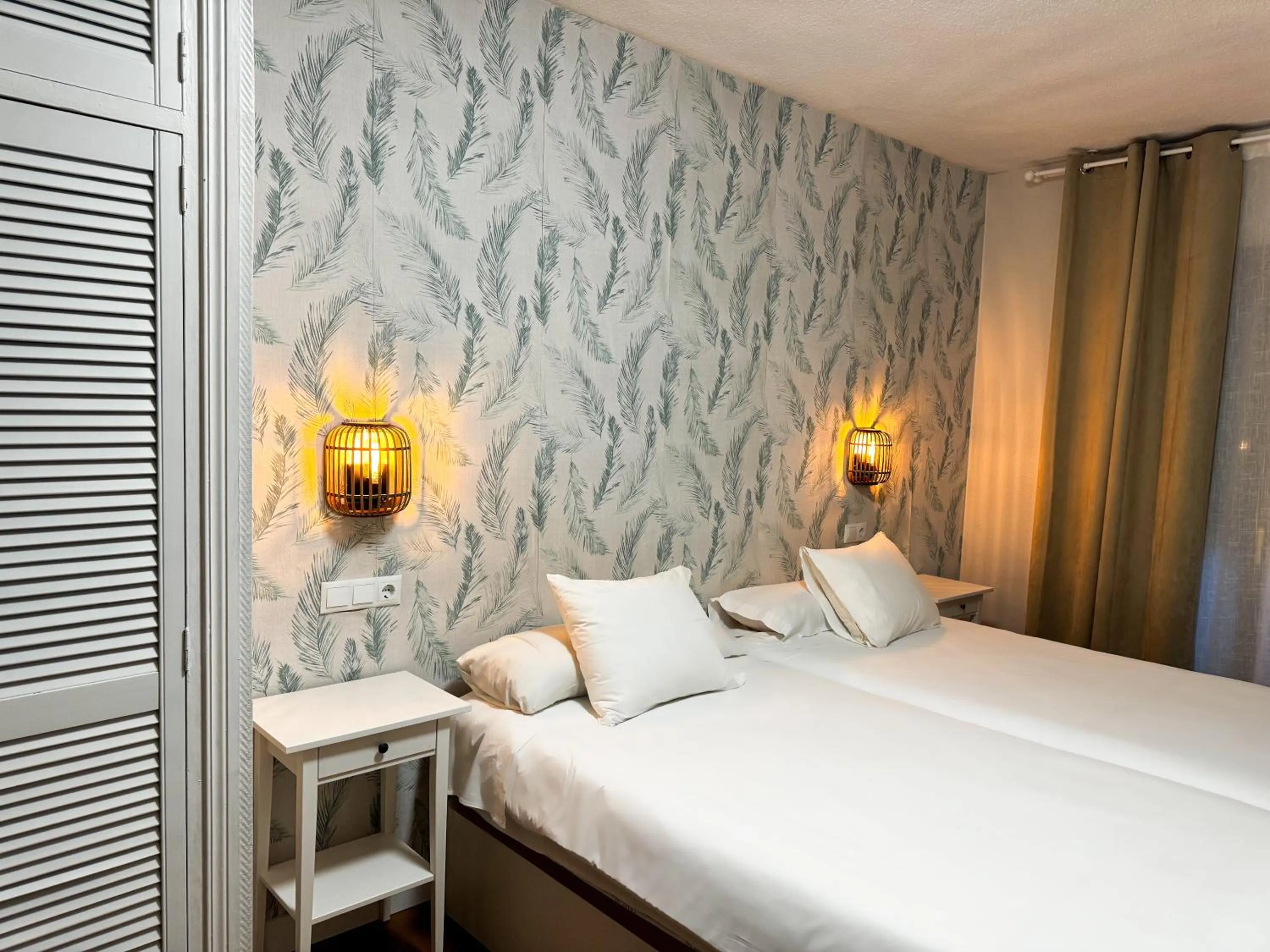 Bed in Hotel Plaza Mayor