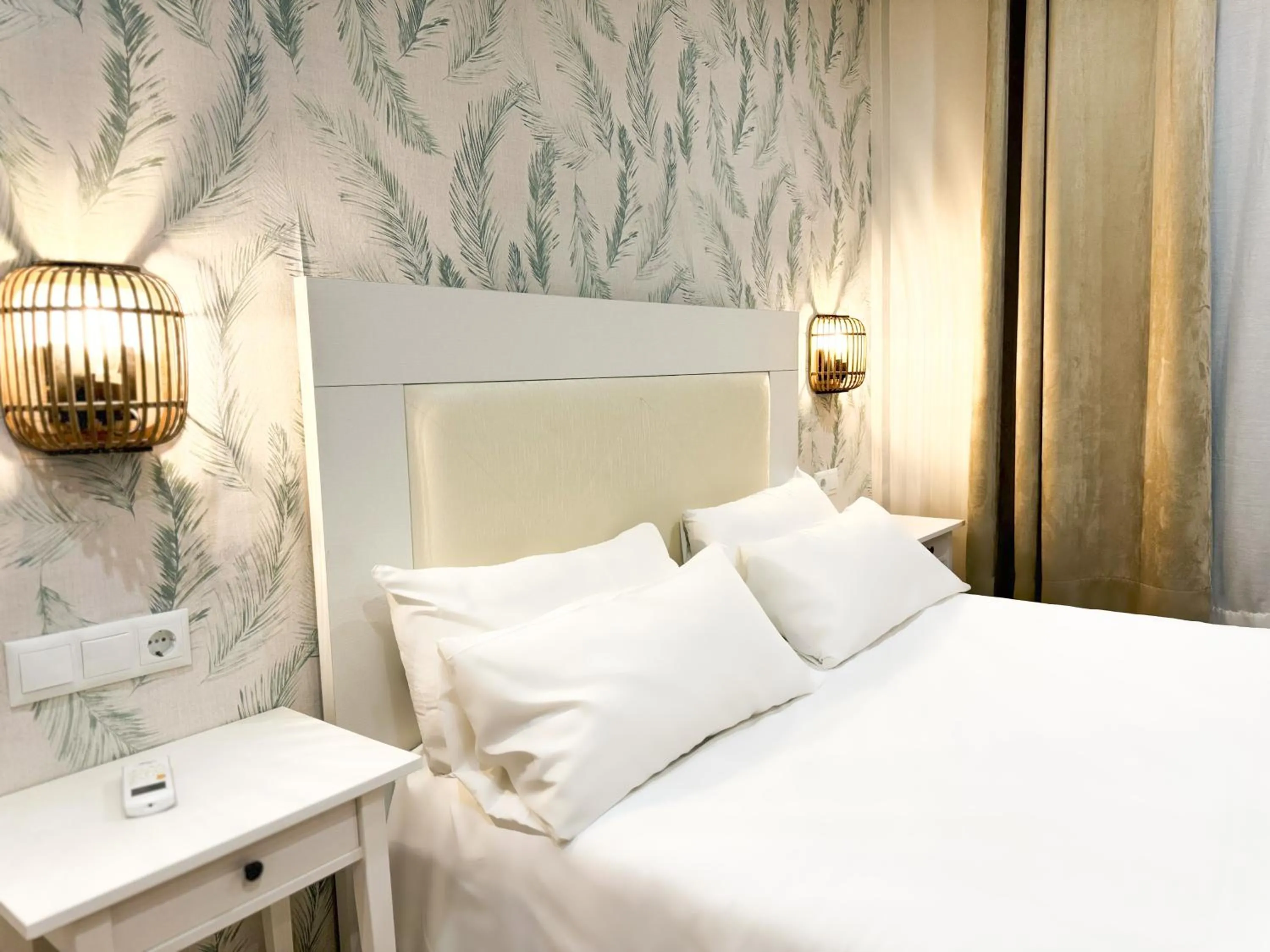 Bed in Hotel Plaza Mayor