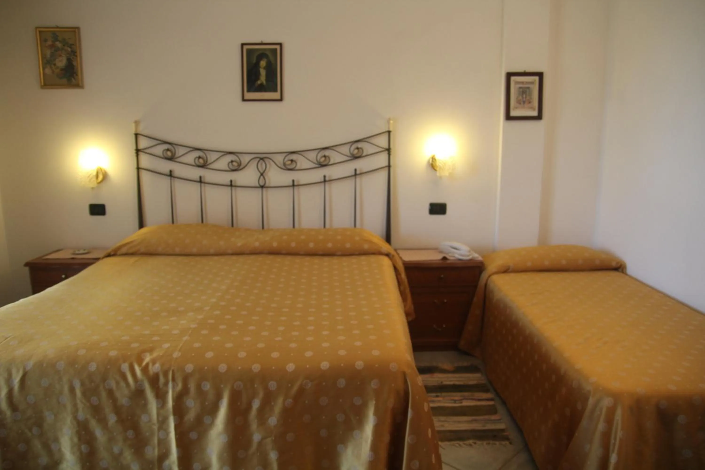 Bed in Hotel La Barcarola