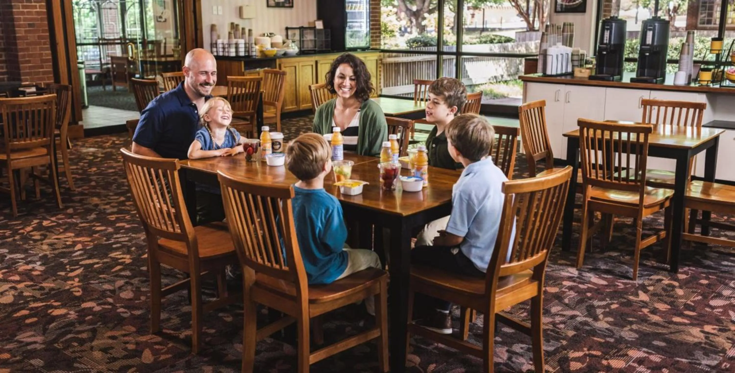 Restaurant/places to eat in Williamsburg Woodlands Hotel & Suites, an official Colonial Williamsburg Hotel