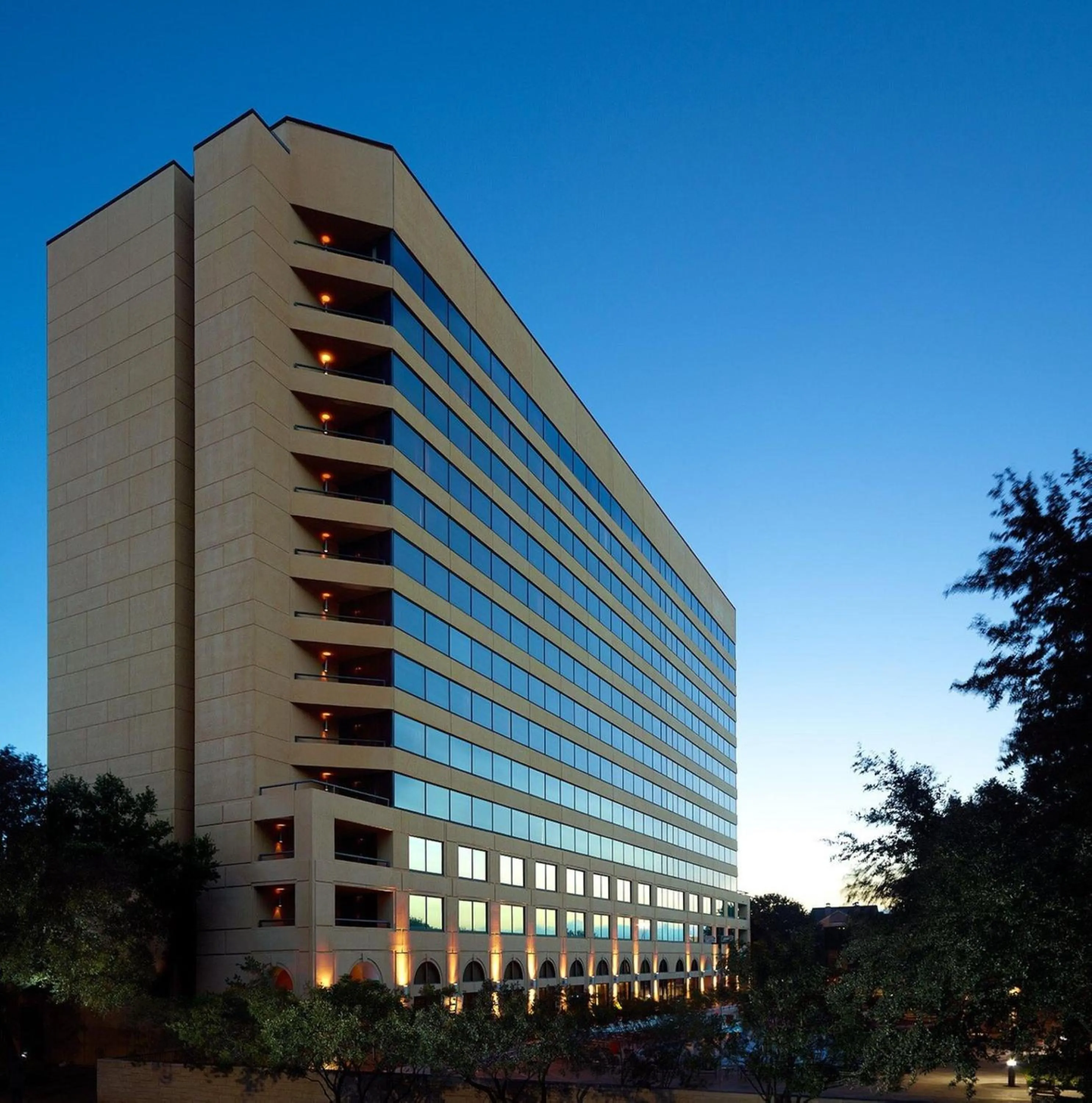 Property building in Austin Southpark Hotel