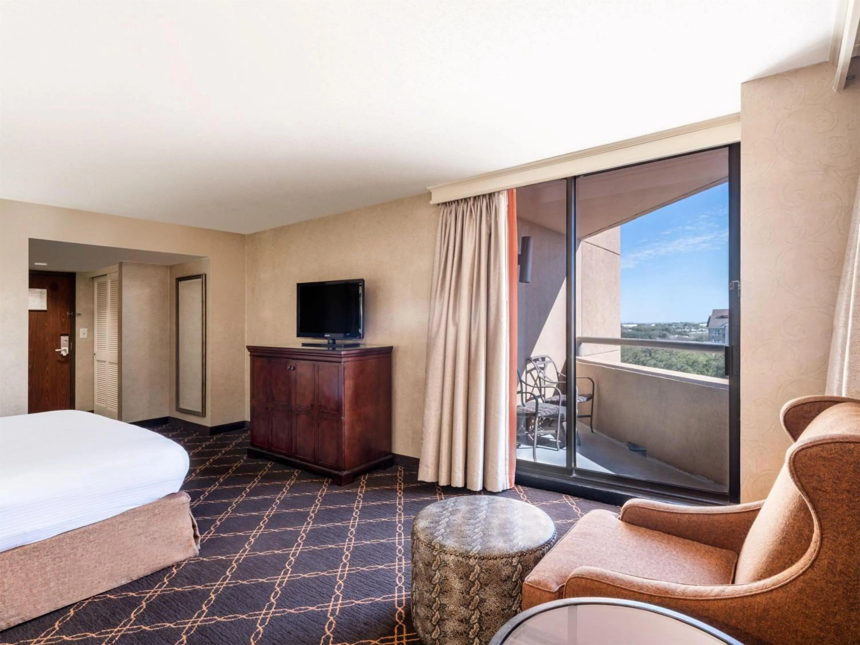 Bed in Austin Southpark Hotel