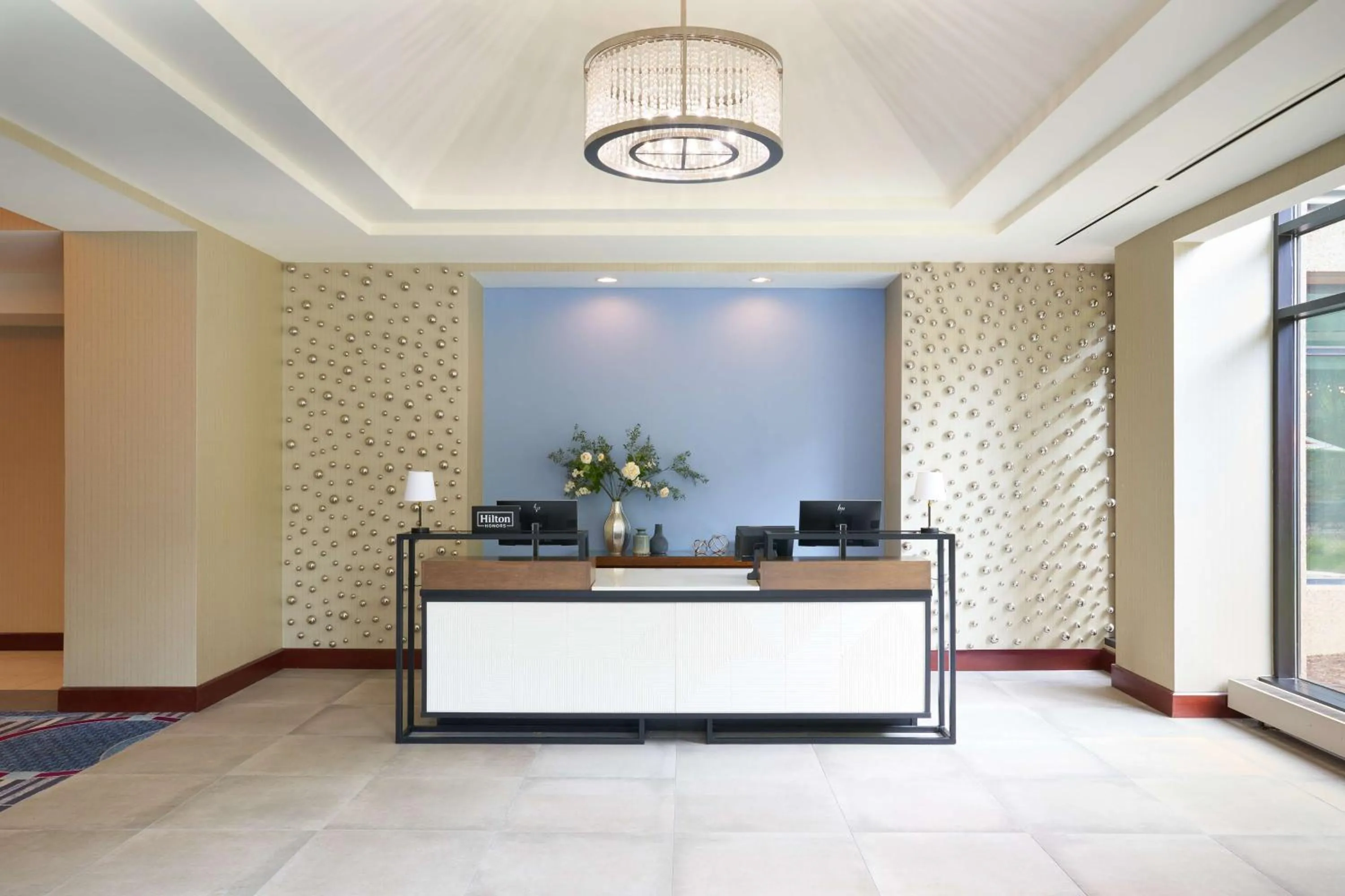 Lobby or reception in Hilton Fairfax, Va