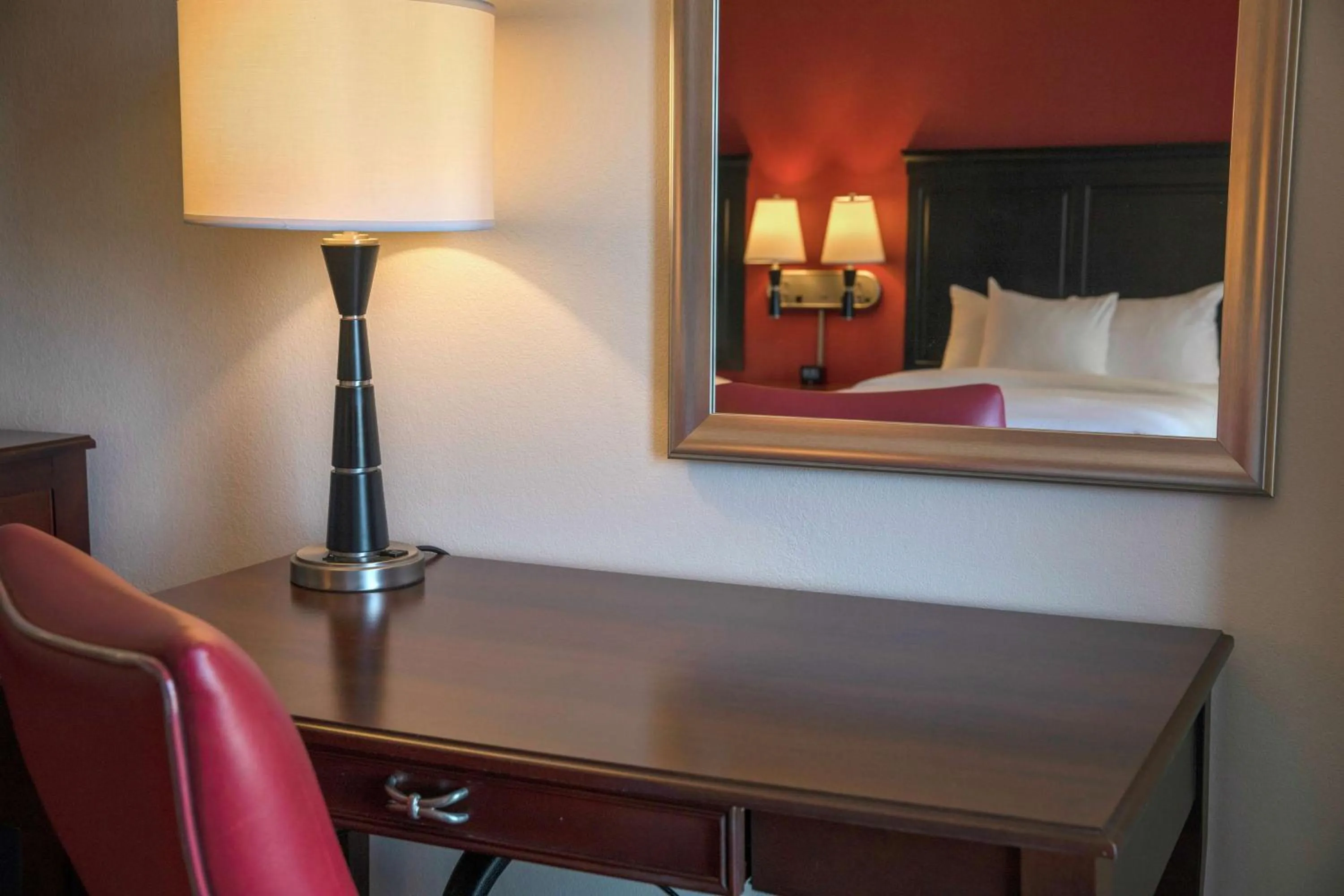 Bedroom in President Abraham Lincoln - A Doubletree by Hilton Hotel