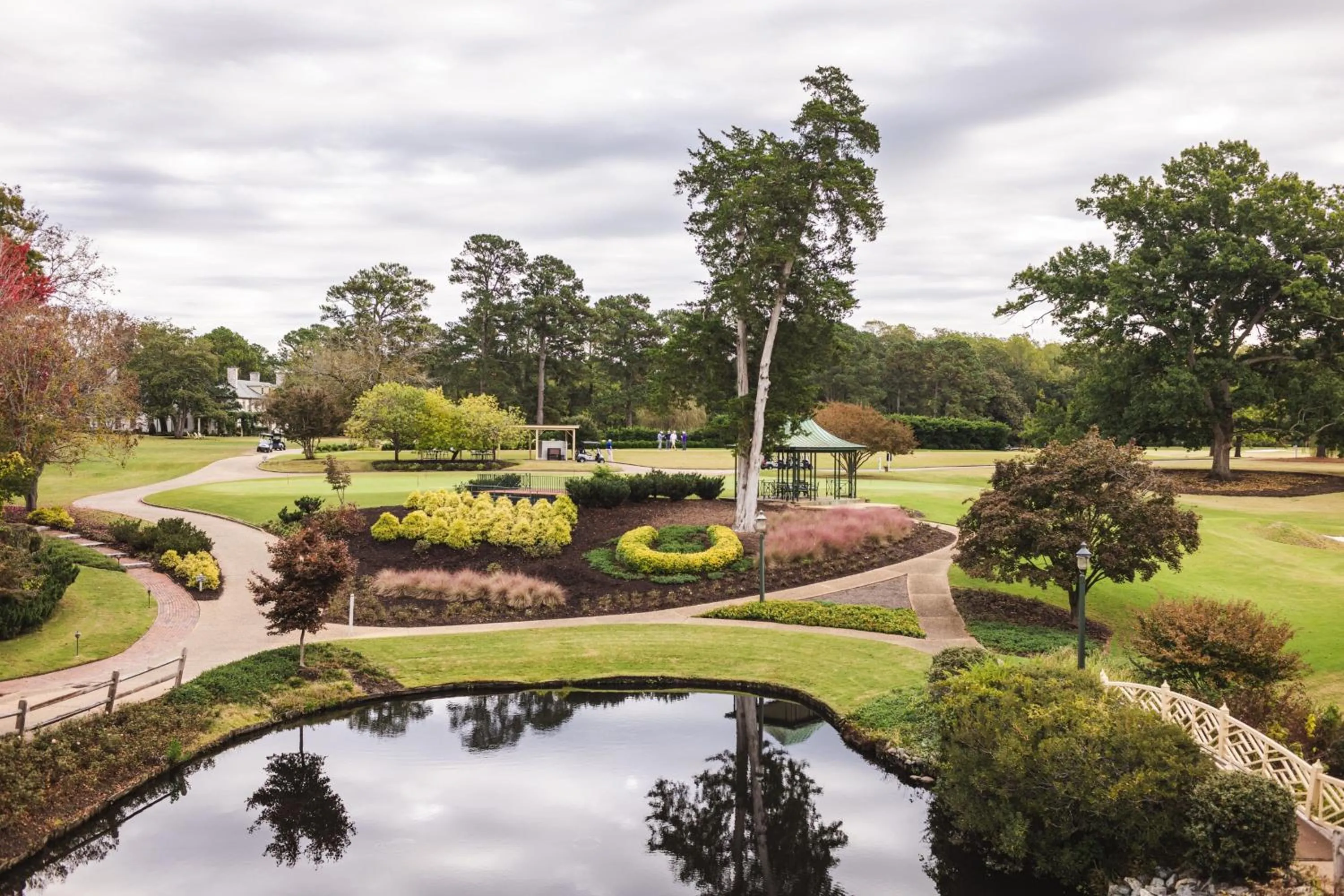 Other in Williamsburg Lodge, Autograph Collection
