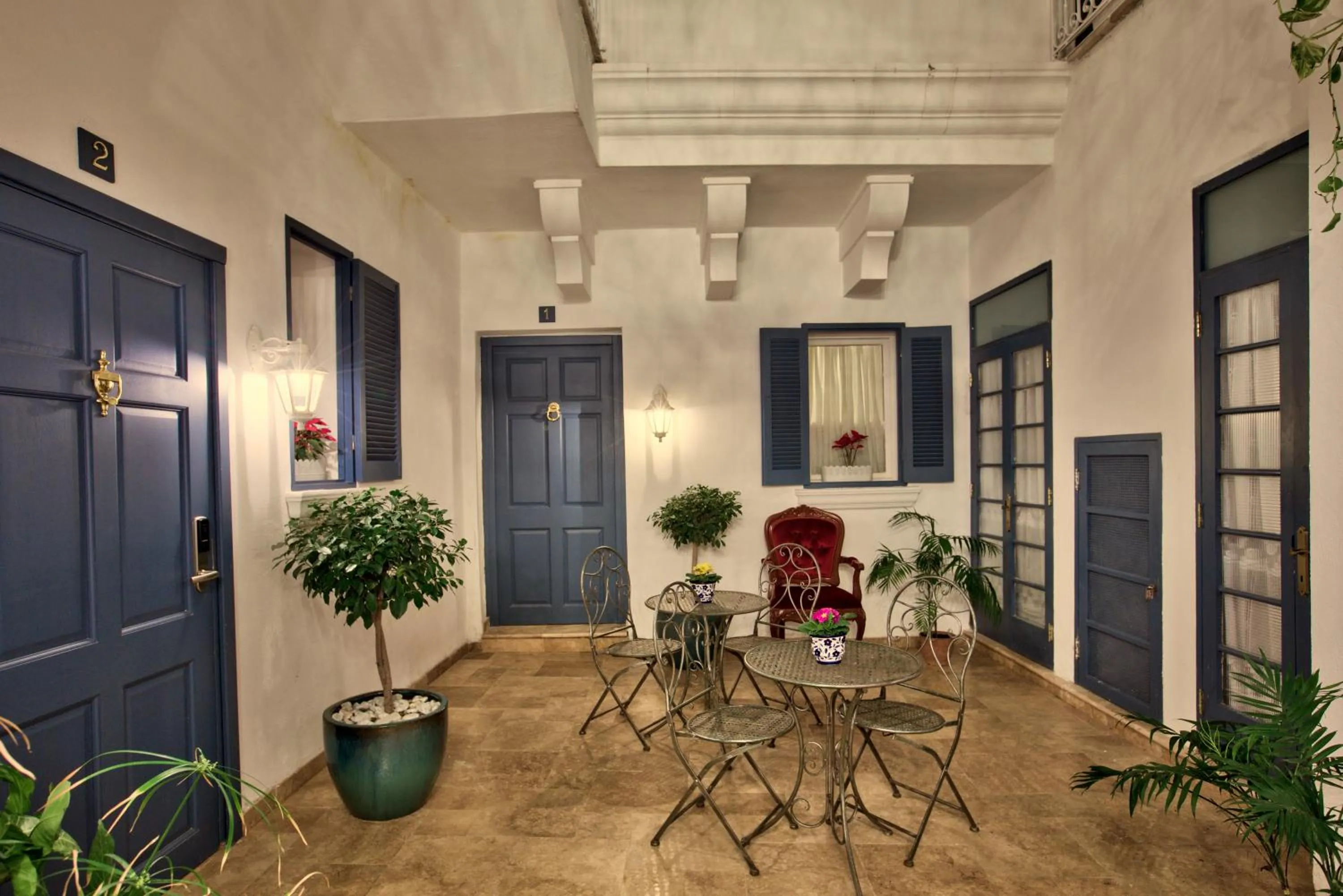 Julina Boutique Living