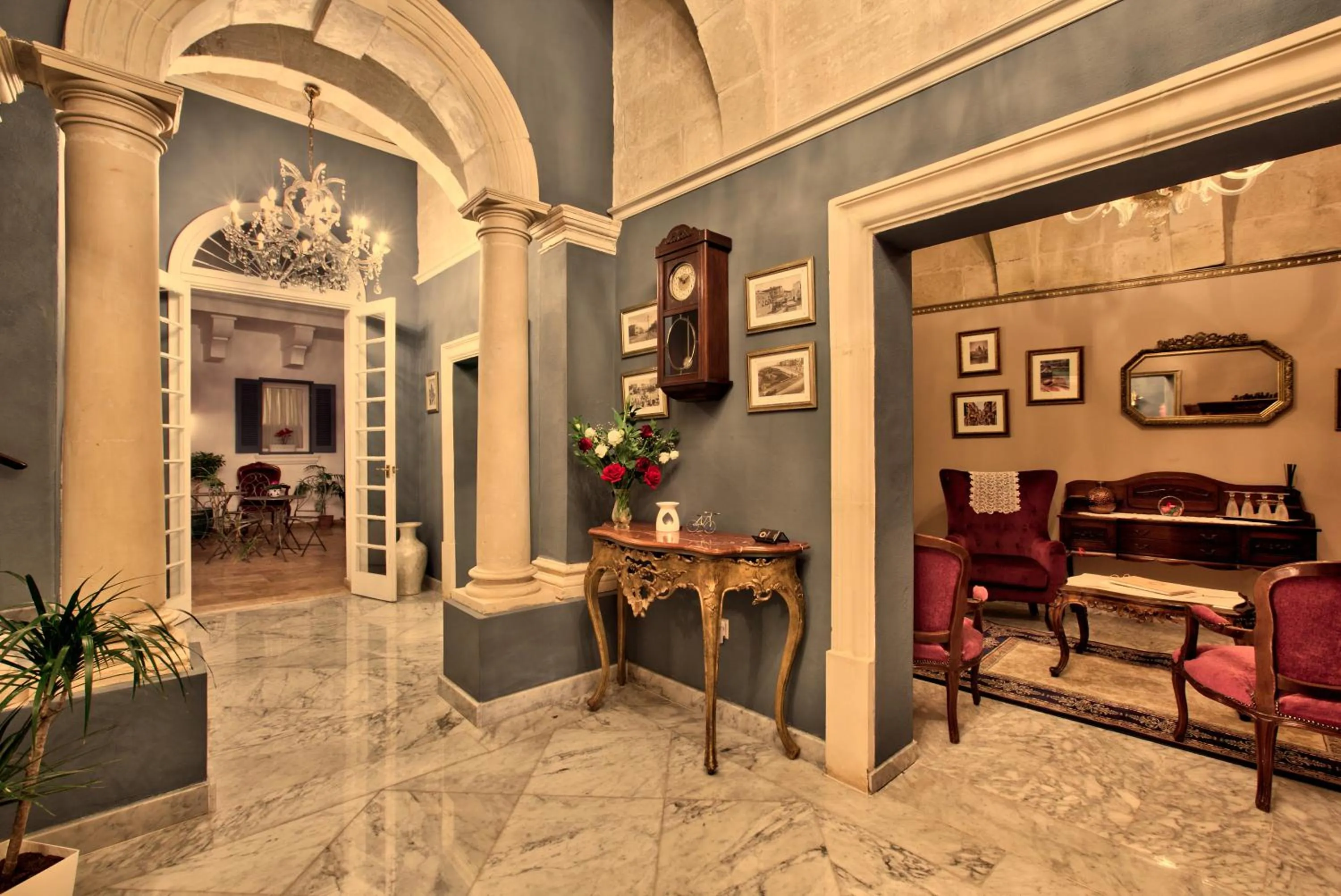 Julina Boutique Living