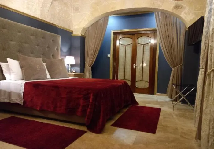 Bed in Julina Boutique Living