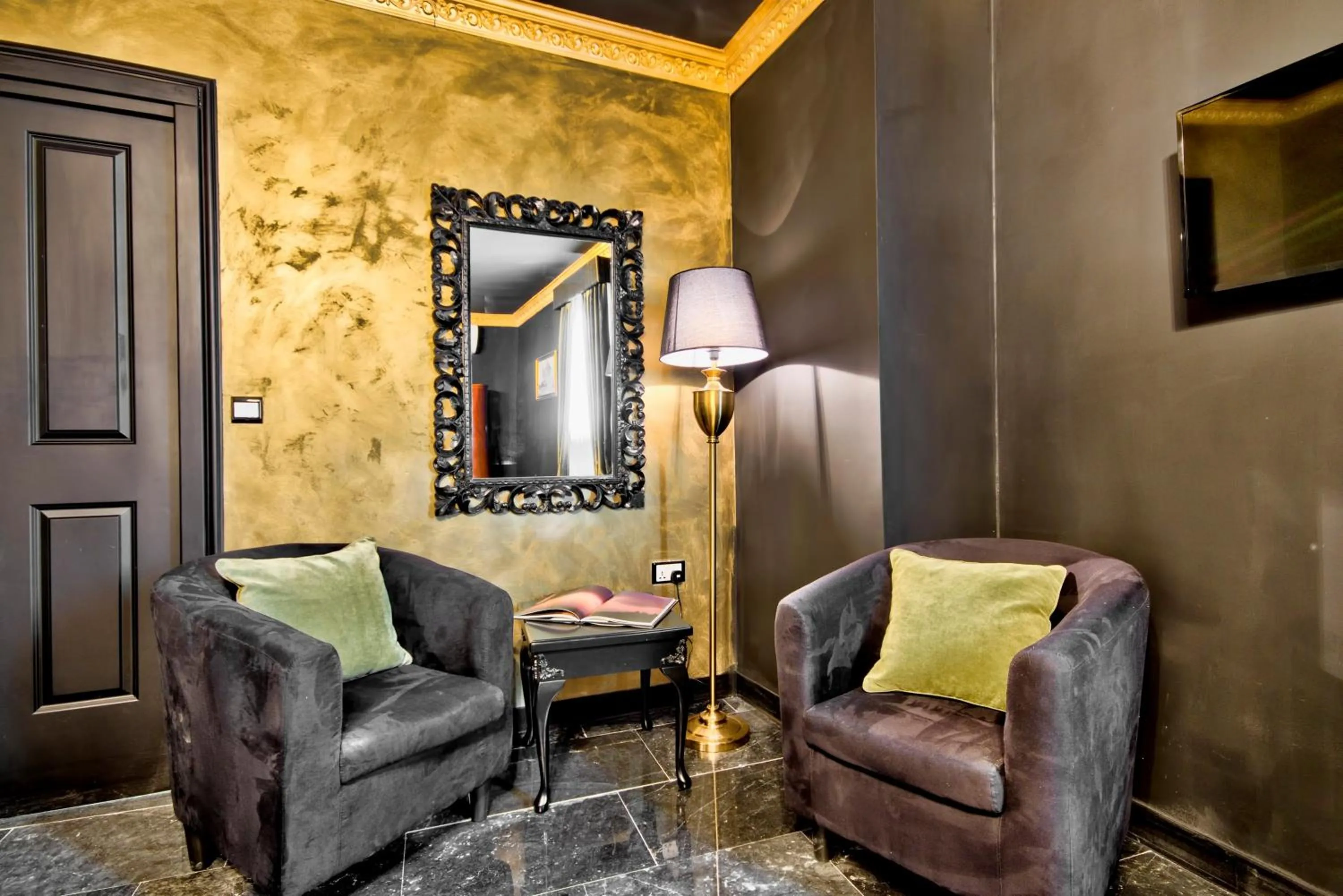 Julina Boutique Living