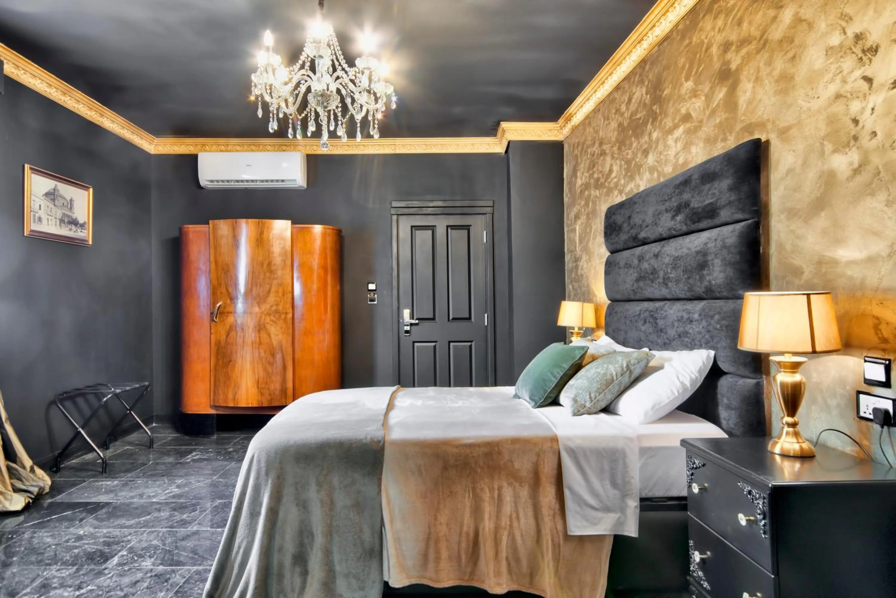 Bed in Julina Boutique Living