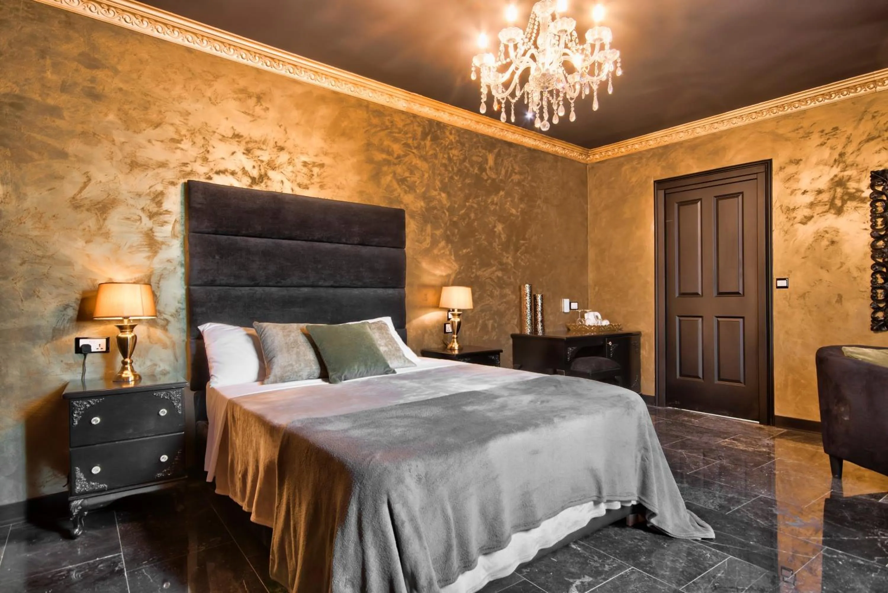 Bed in Julina Boutique Living