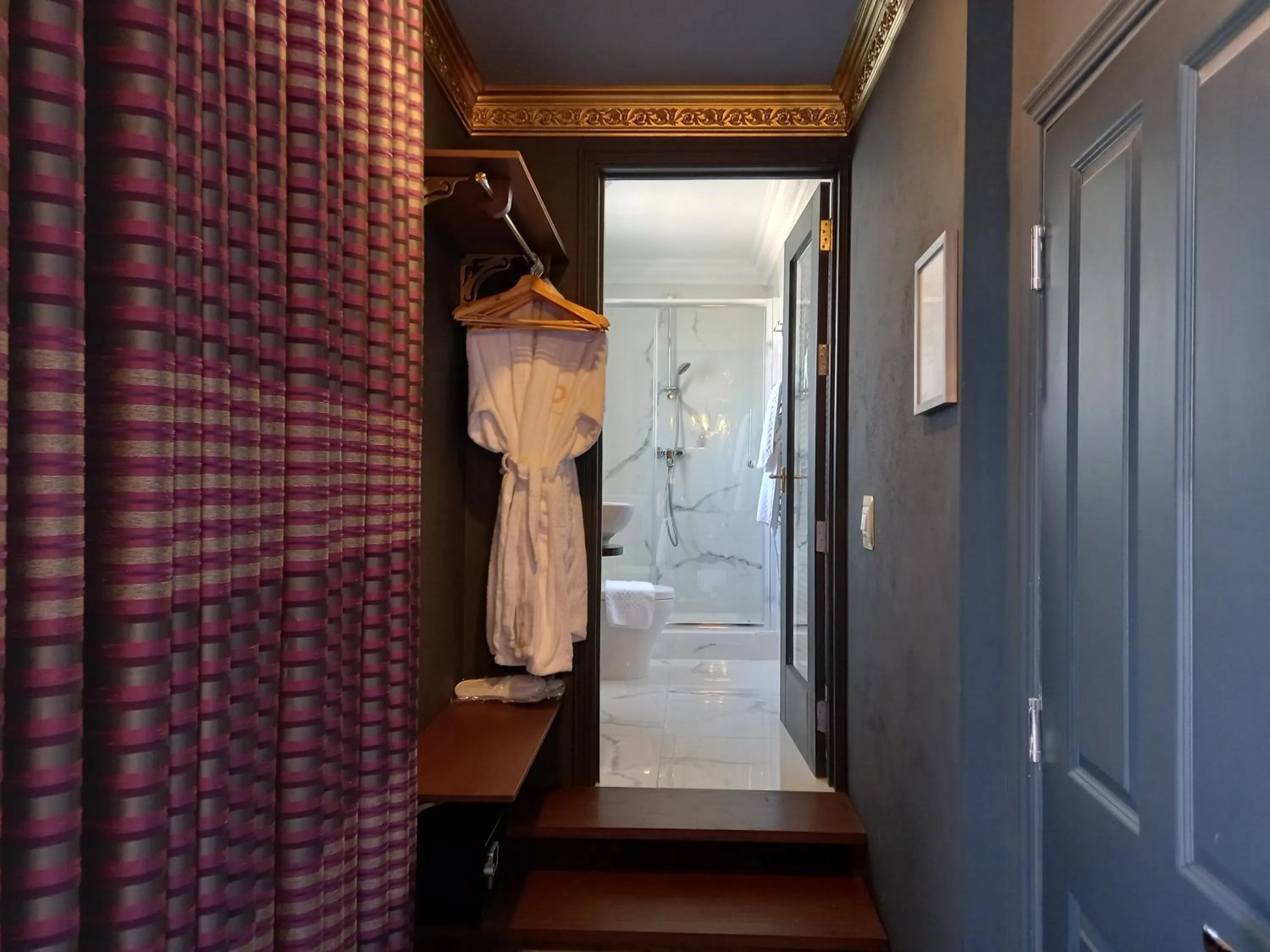 Julina Boutique Living