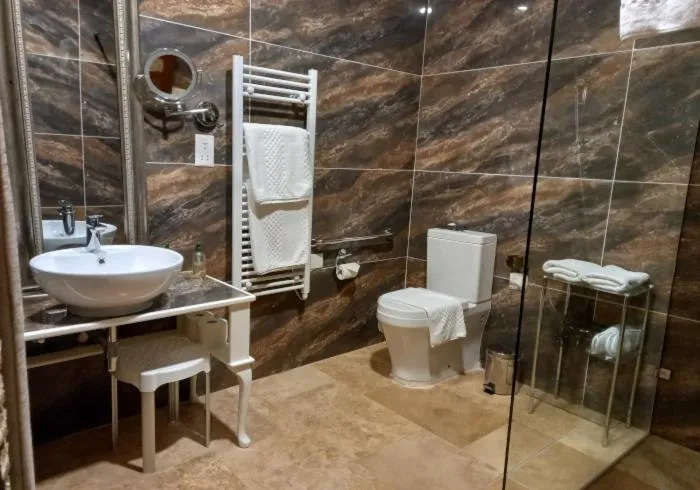 Julina Boutique Living