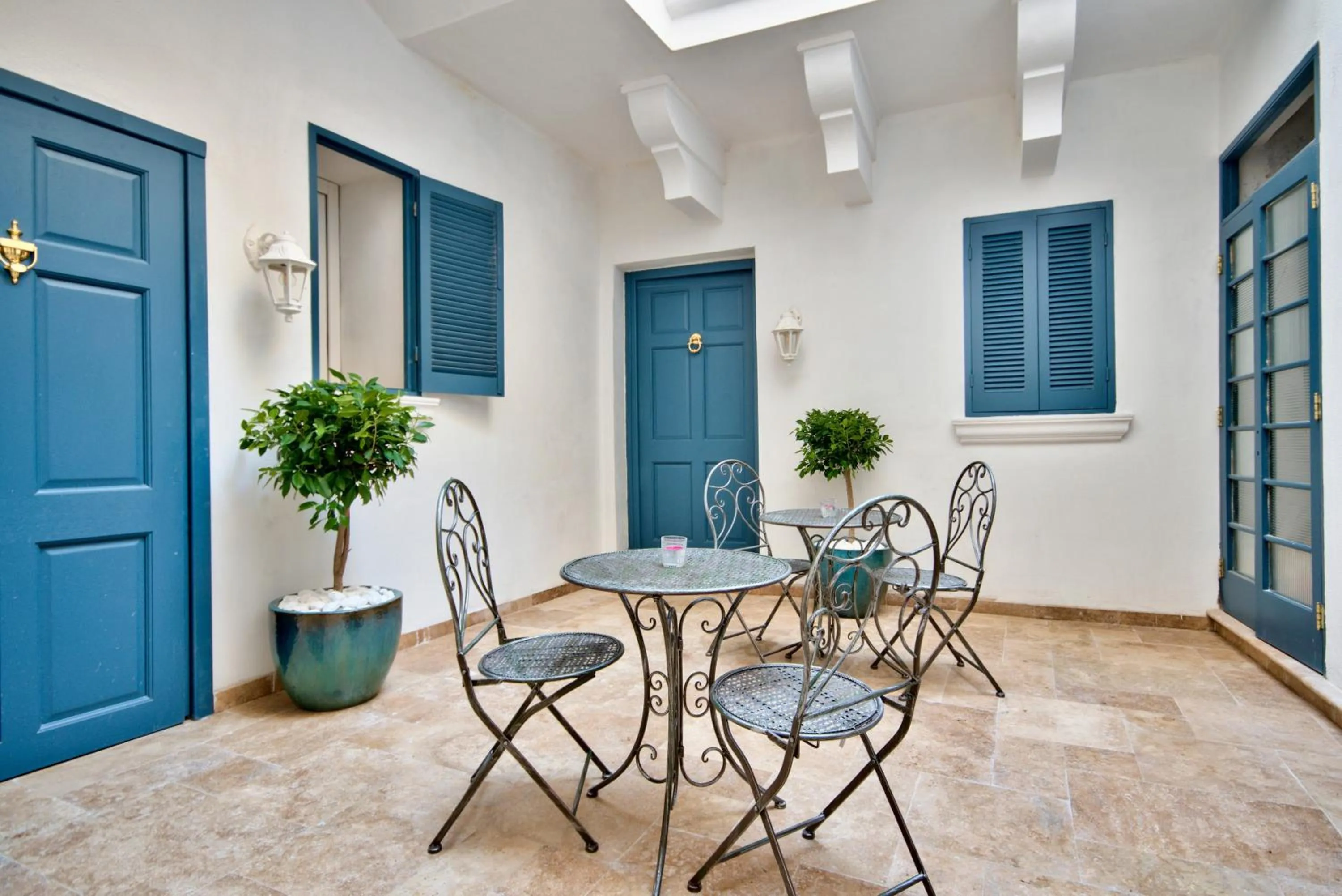 Julina Boutique Living