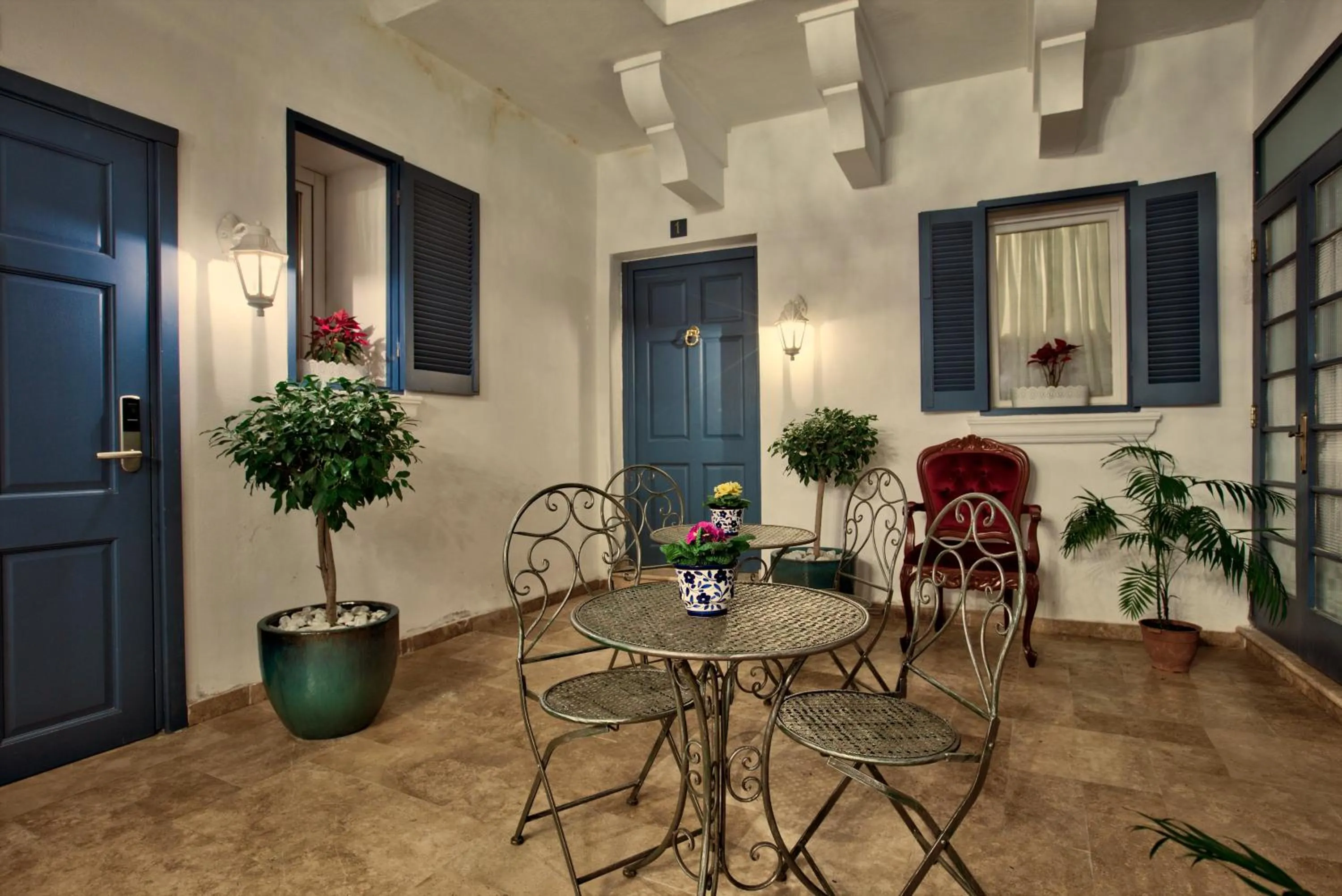 Julina Boutique Living