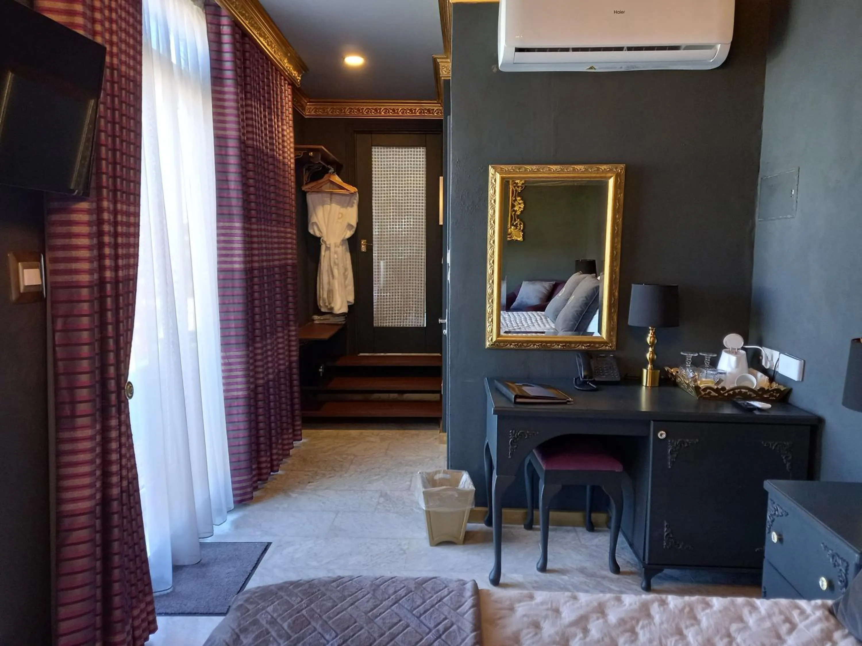 Bed in Julina Boutique Living