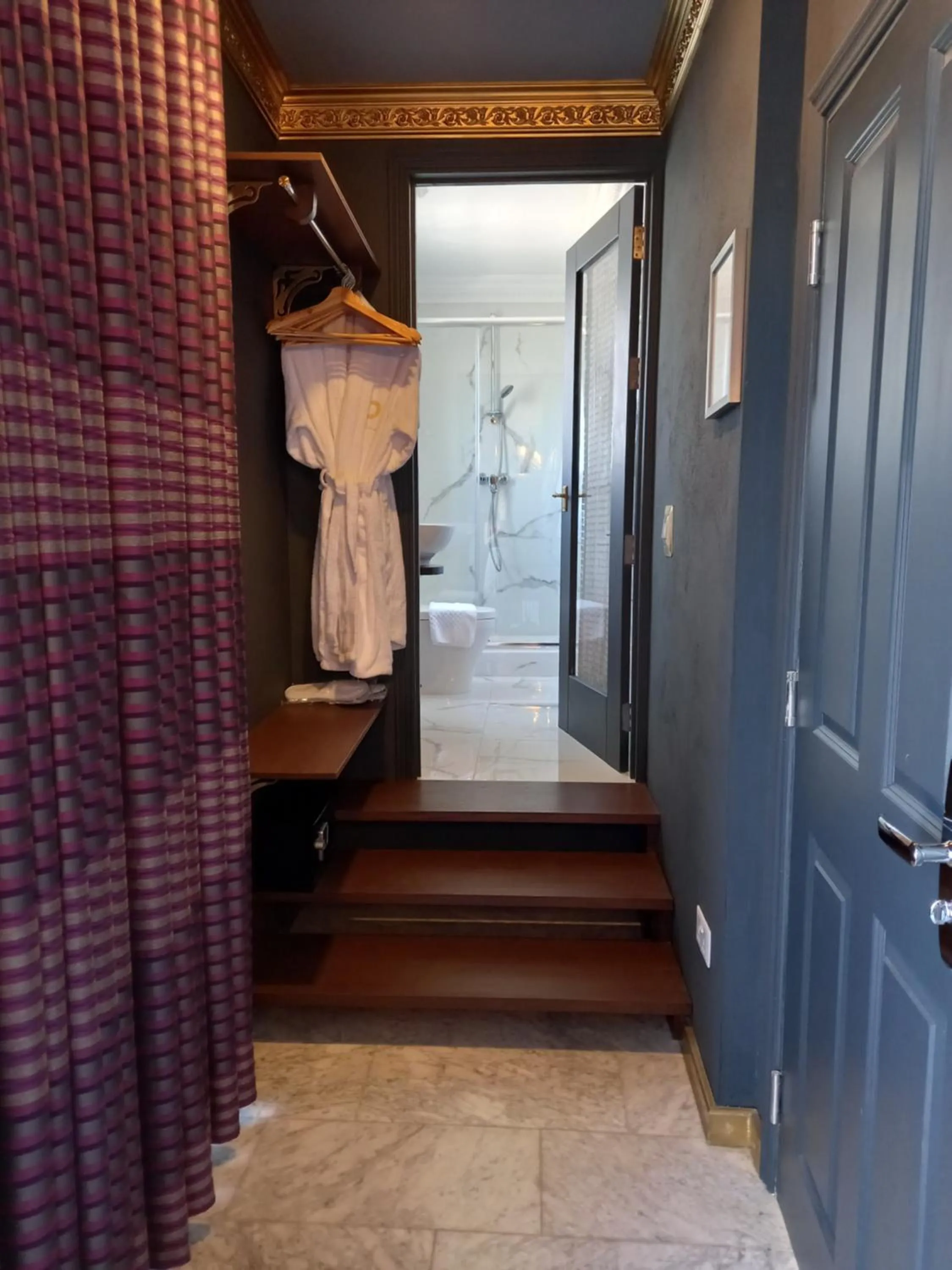 Julina Boutique Living