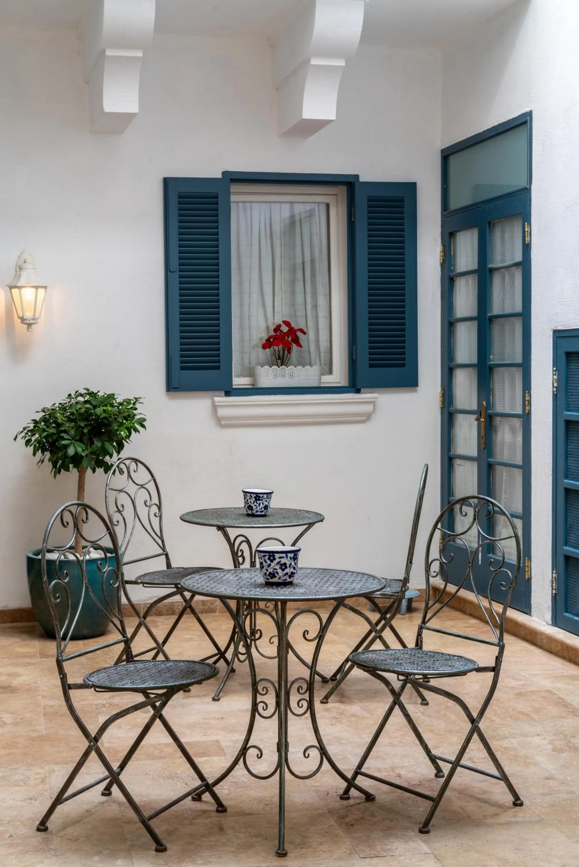 Julina Boutique Living