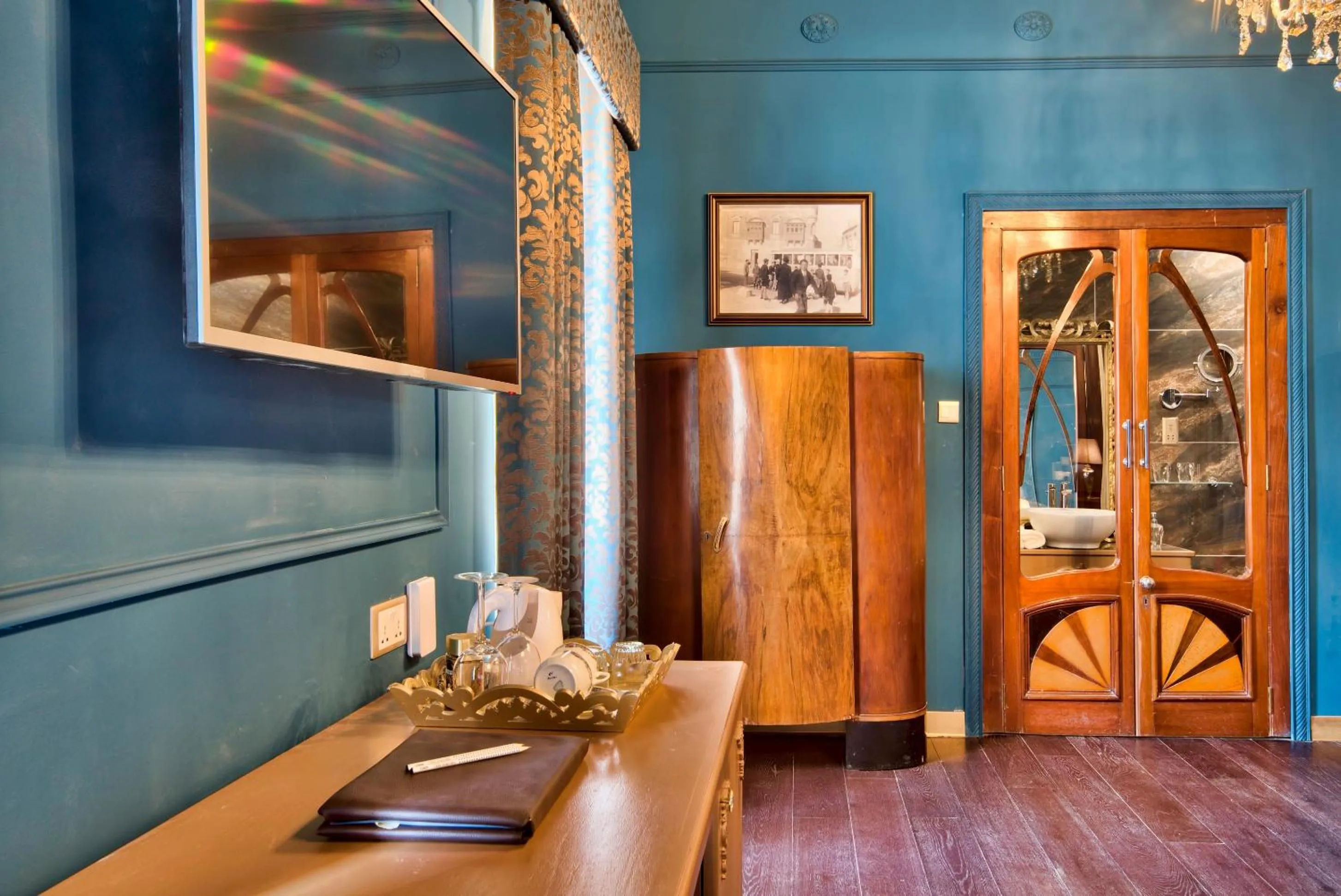 Julina Boutique Living