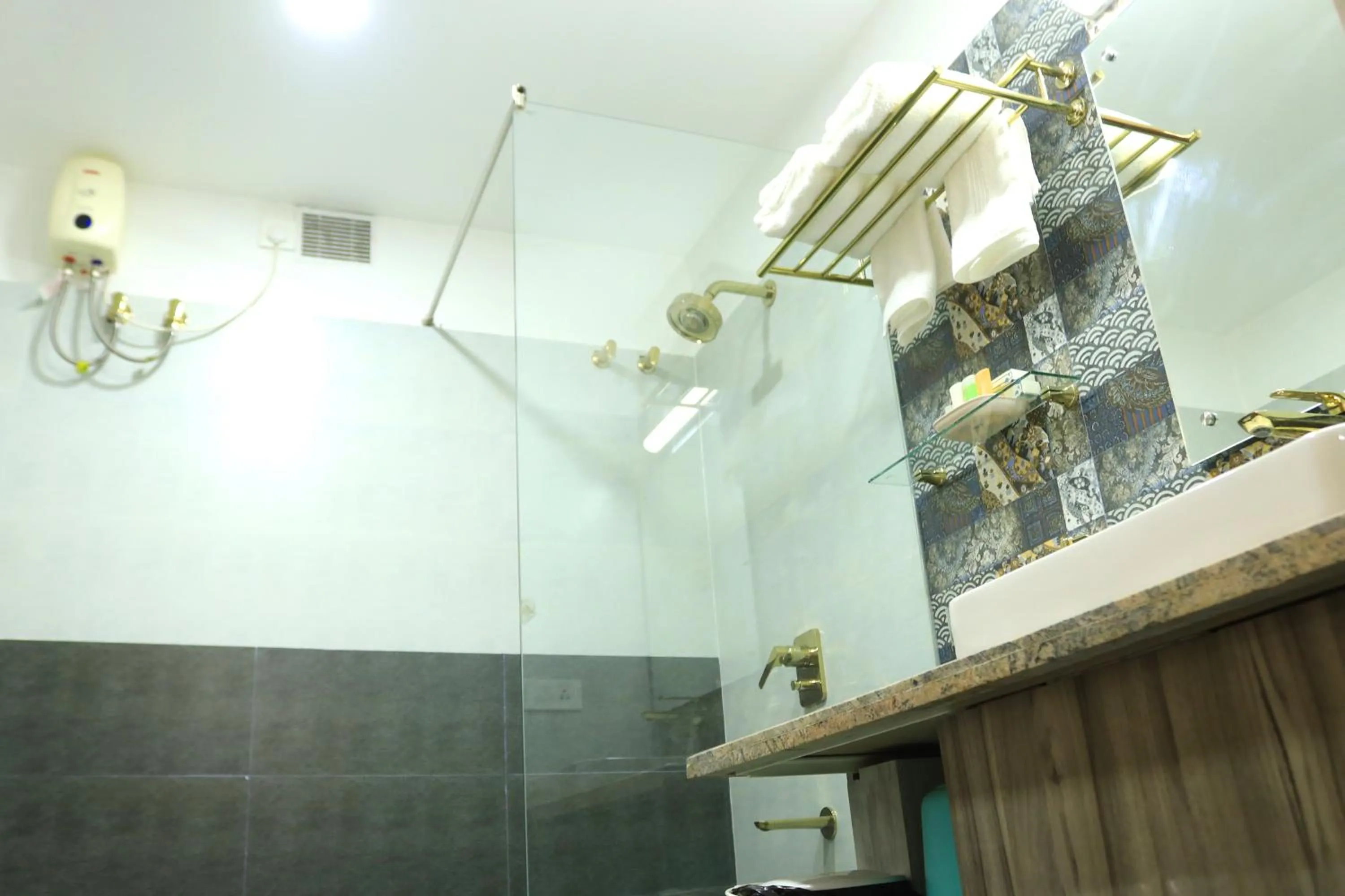 Shower in Lalys Residency