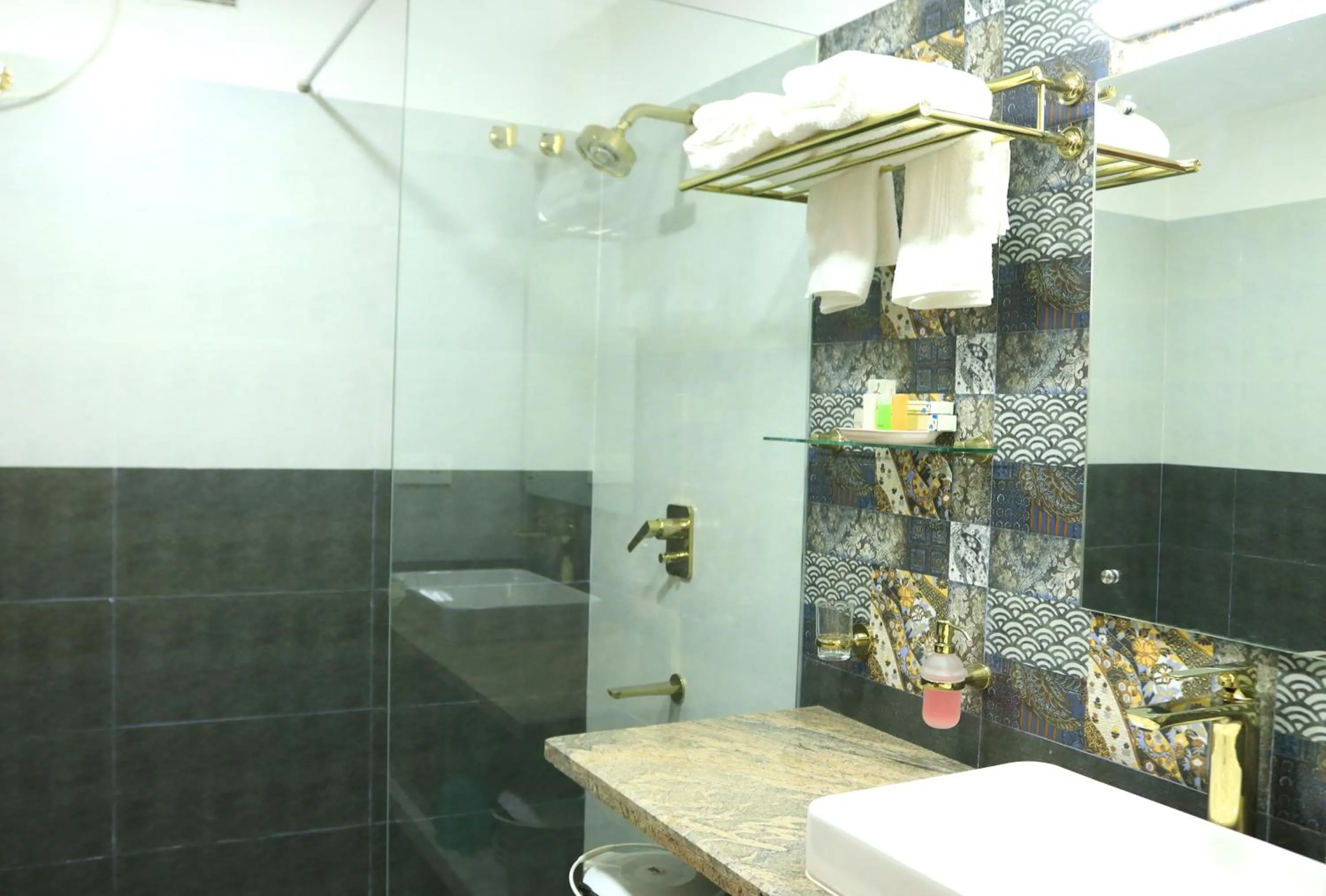 Shower in Lalys Residency