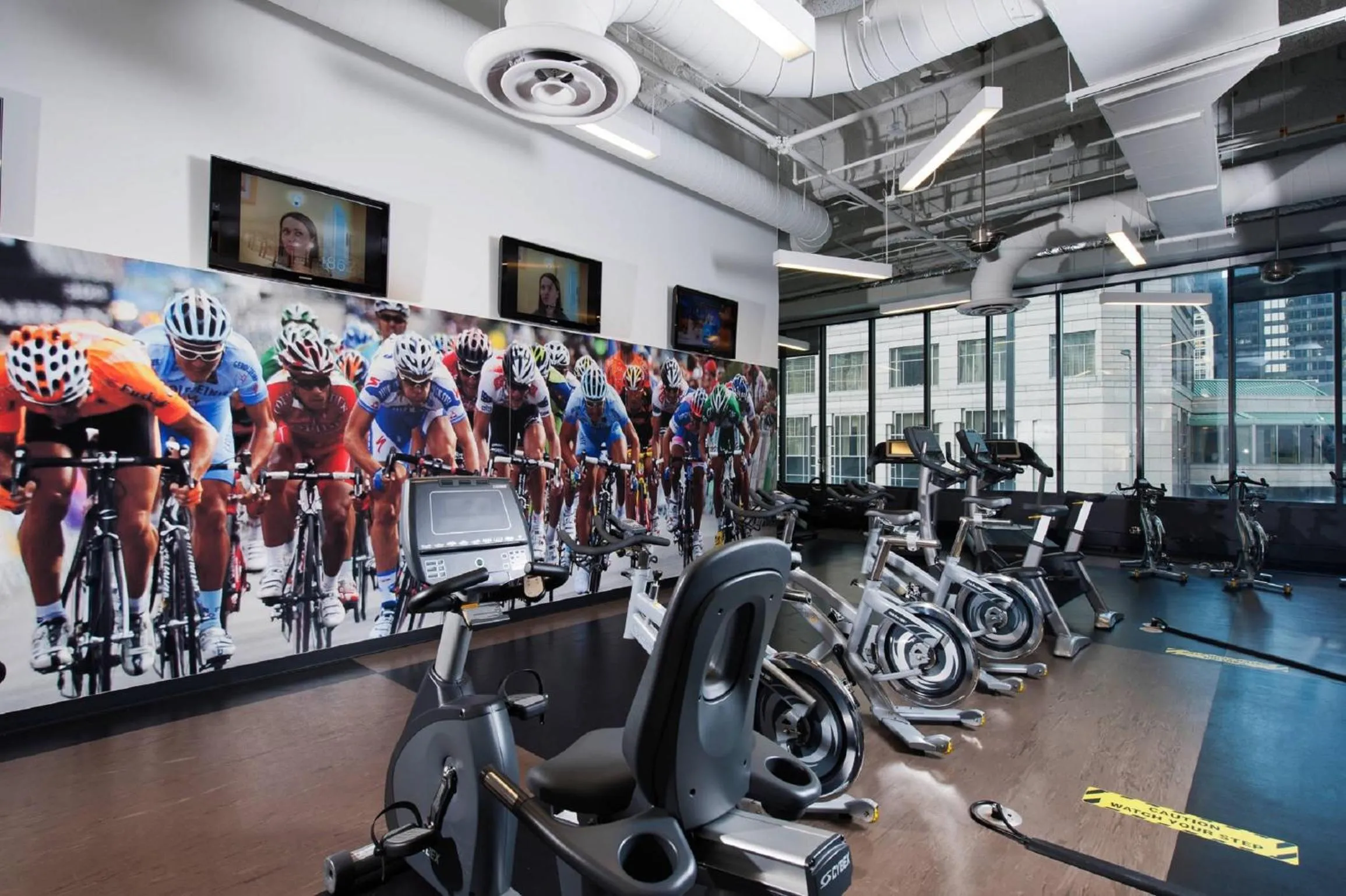 Fitness centre/facilities in Radisson Blu Aqua Hotel, Chicago