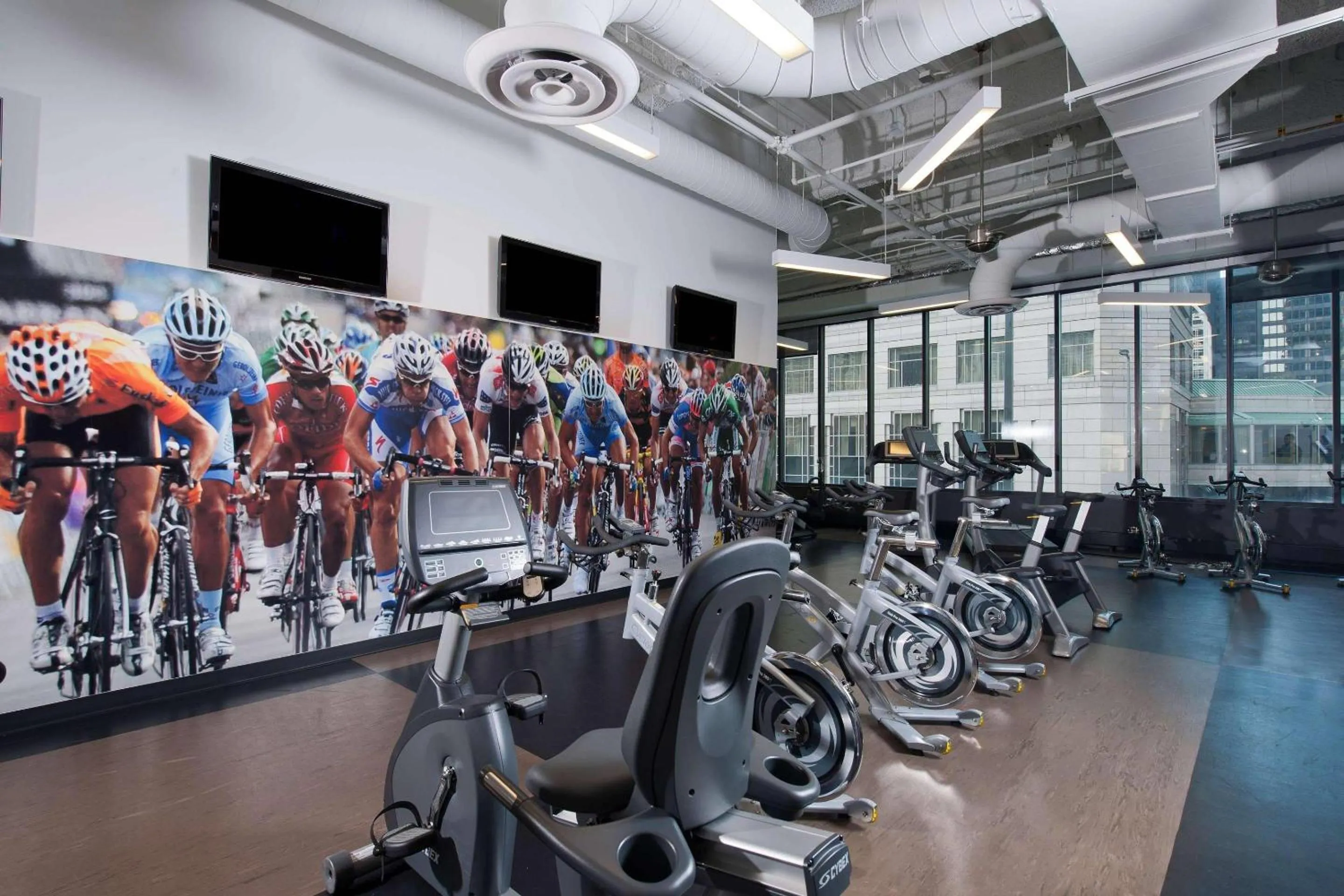 Fitness centre/facilities in Radisson Blu Aqua Hotel, Chicago