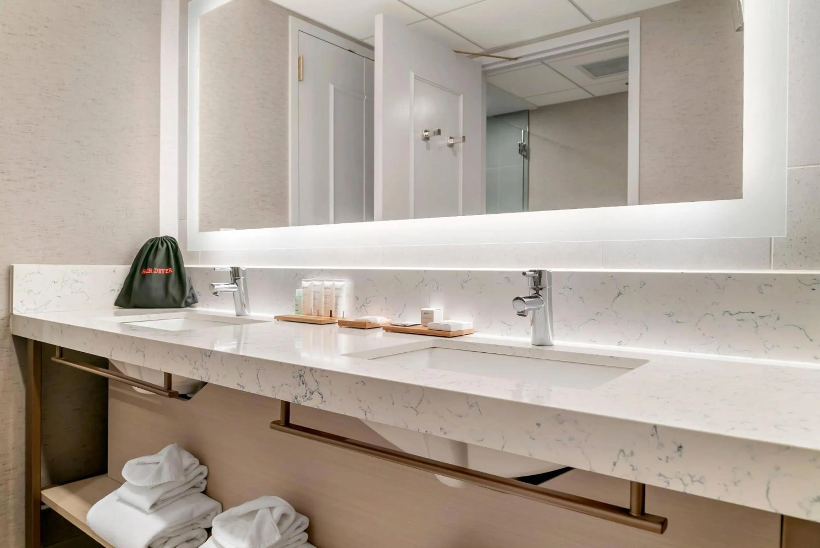 Bedroom in Radisson Plaza Hotel at Kalamazoo Center