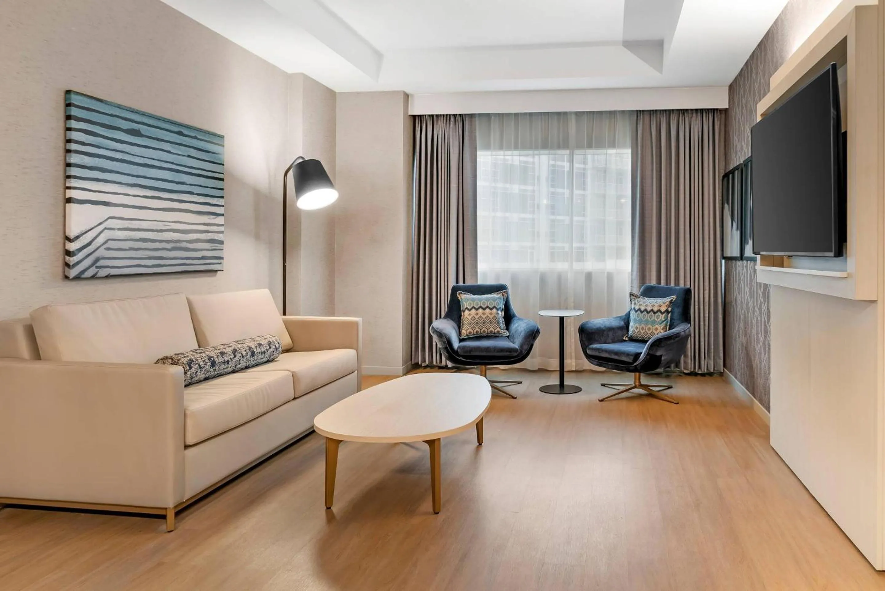 Bedroom in Radisson Plaza Hotel at Kalamazoo Center